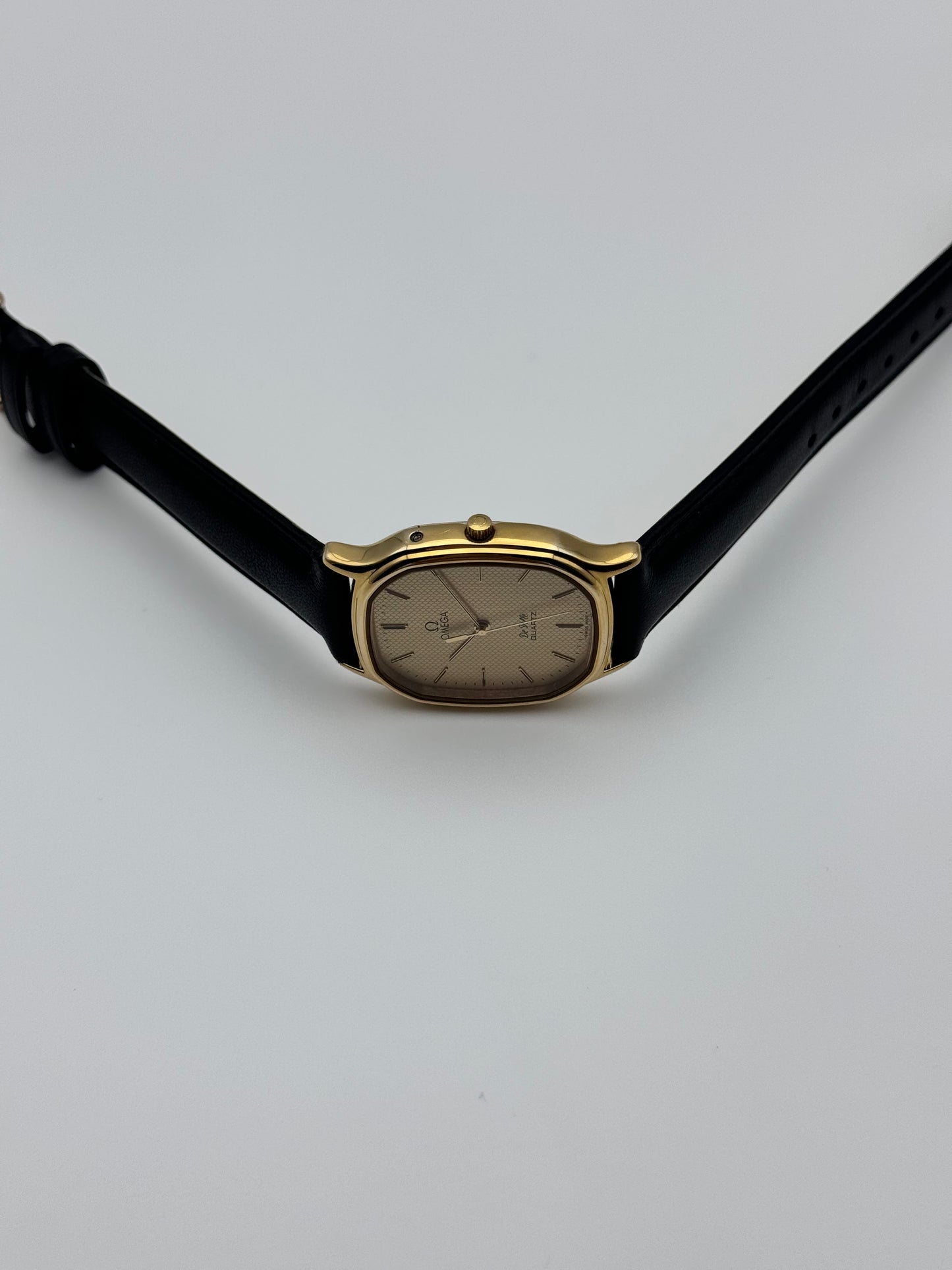 Omega De Ville Tank Quartz - Honeycomb Dial - 195.0013