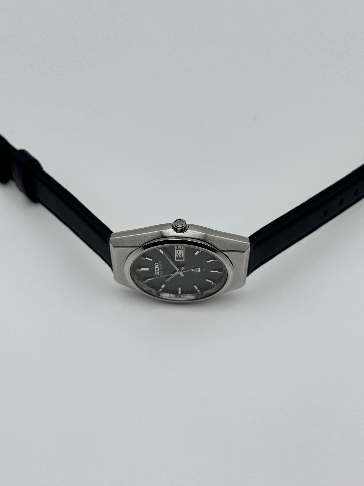 Seiko King Quartz JDM Japanese Day-Date - 5856-8020 - Rare Textured Dial