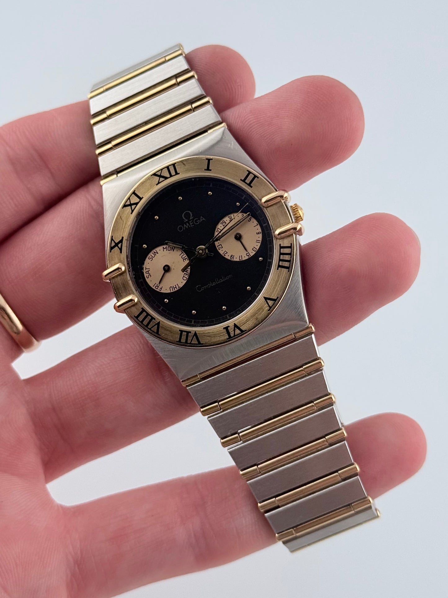 Omega Constellation Quartz Day Date 396.1070 - Original Box & Receipt