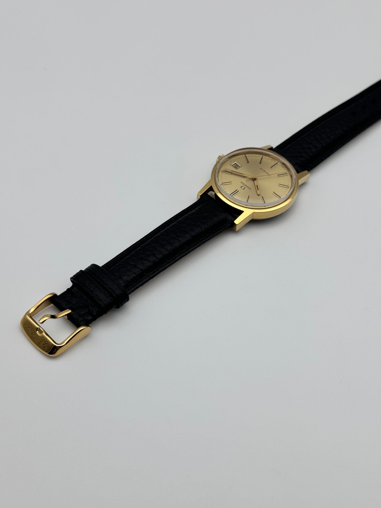 Omega Geneve Date Manual Wind 136.0104