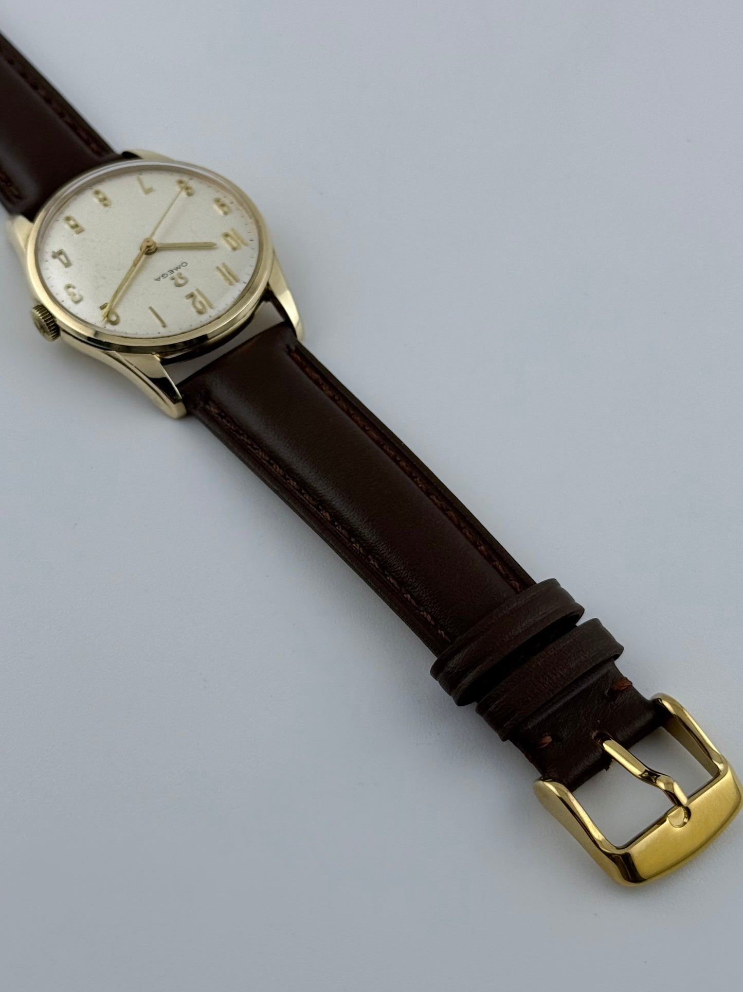 Omega Geneve Manual Wind 9ct Gold - 131.5405 - Box and Papers