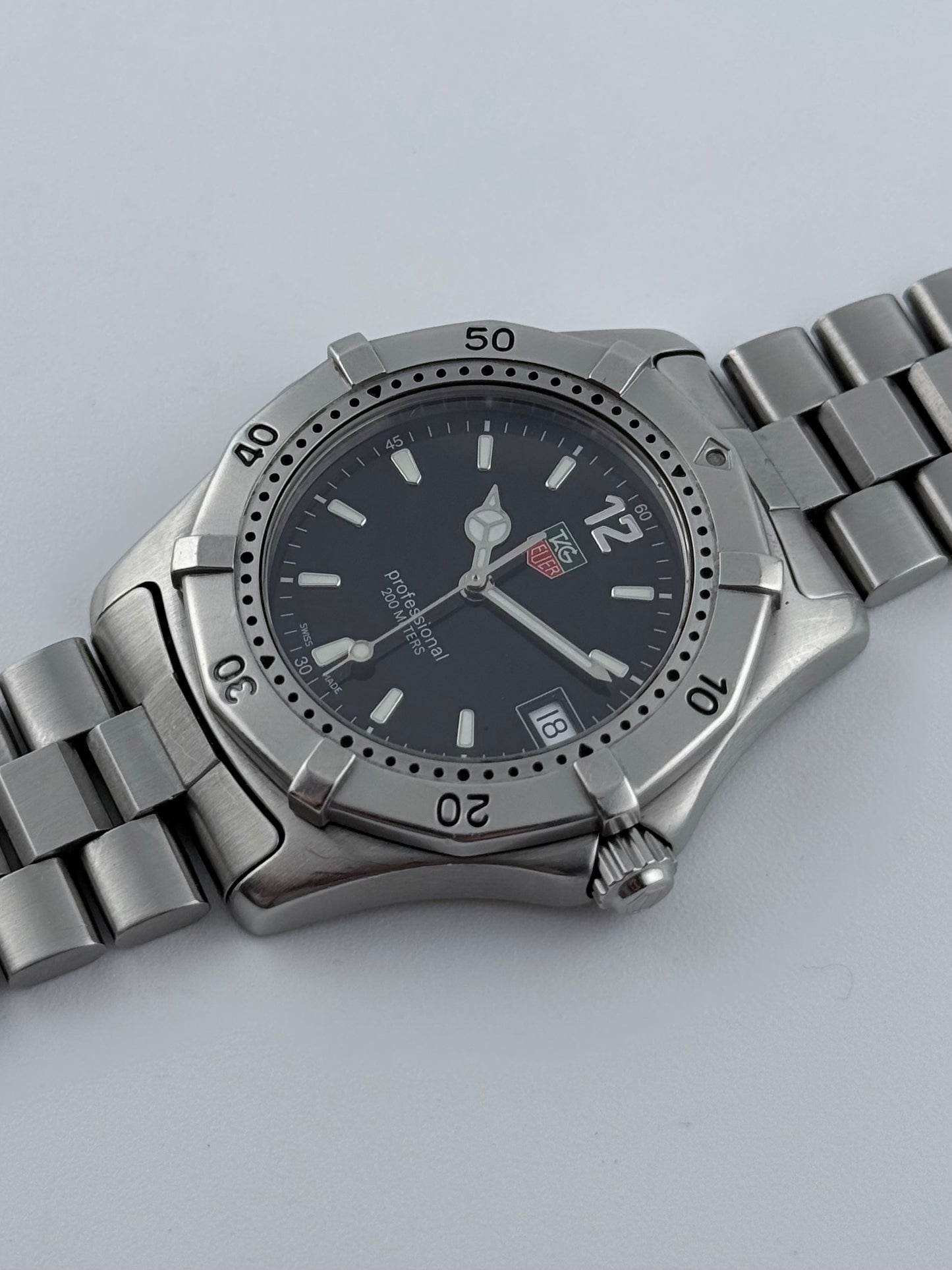 Tag Heuer Professional 200m Quartz Date - WK1110-0
