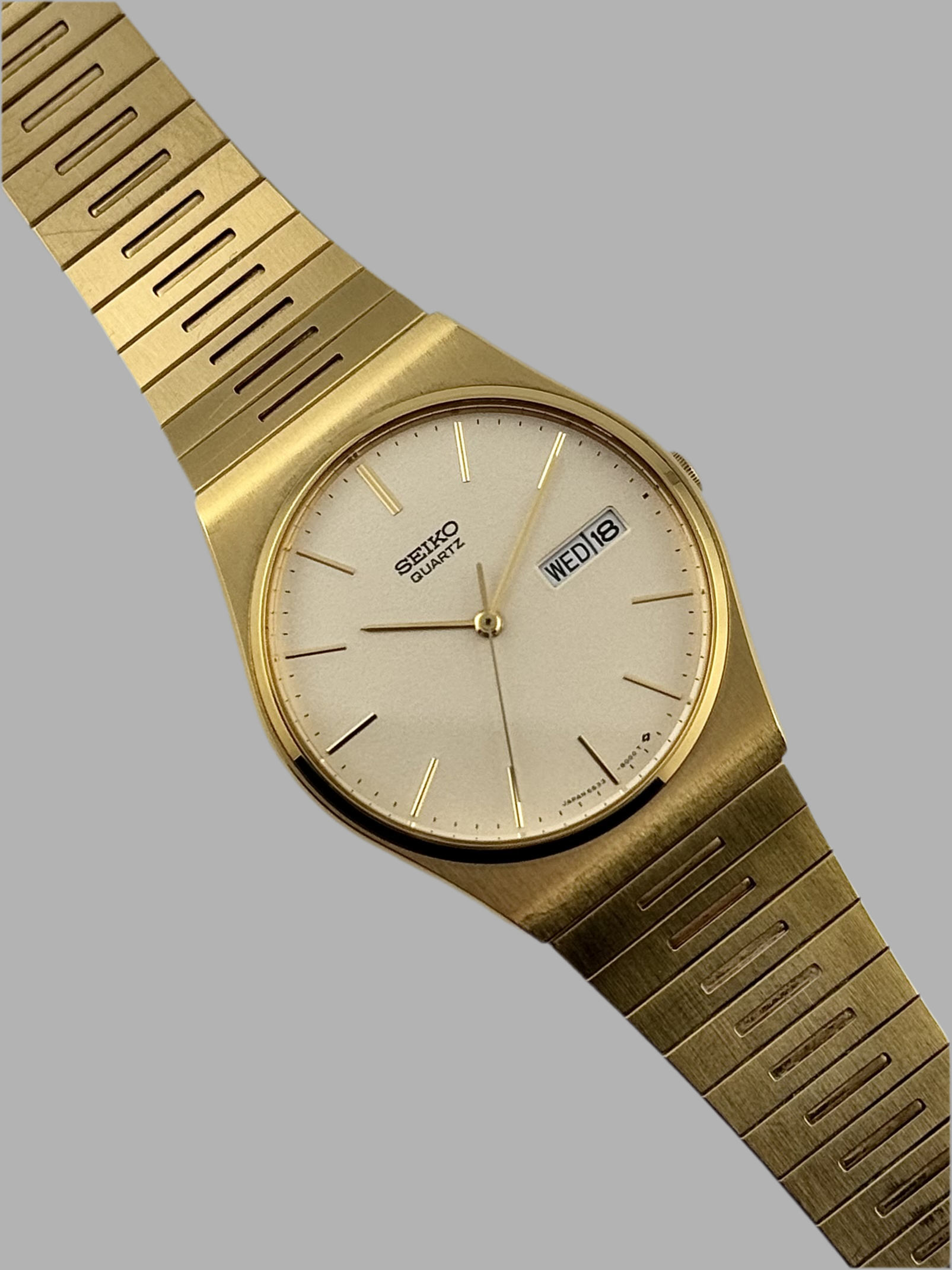 Seiko Quartz Day-Date - Original Box - 6533-8000 – The Wrist Watcher Seiko Quartz Day-Date - Original Box - 6533-8000 – The Wrist Watcher
