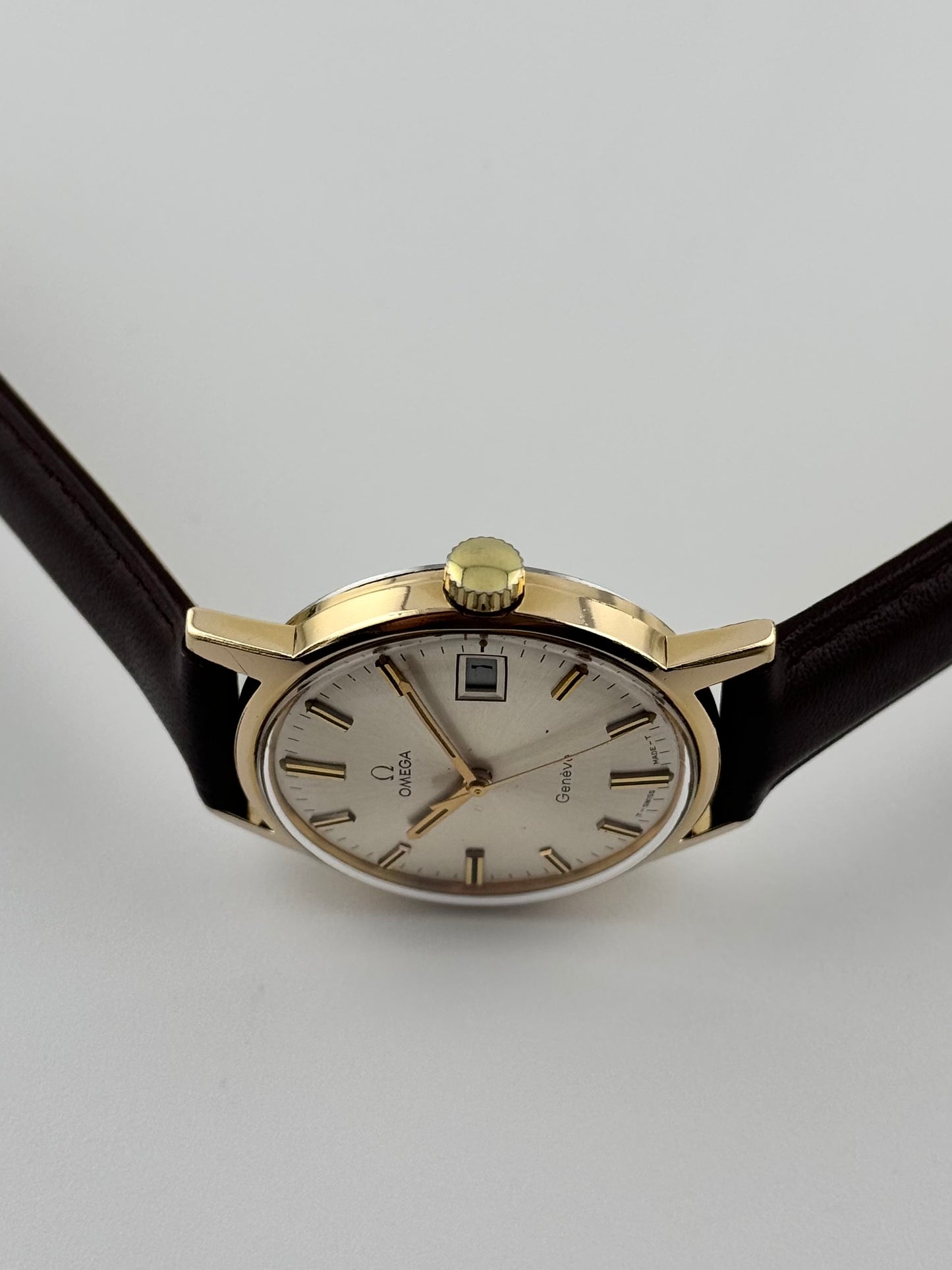 Omega Geneve Date Manual Wind - 136.070