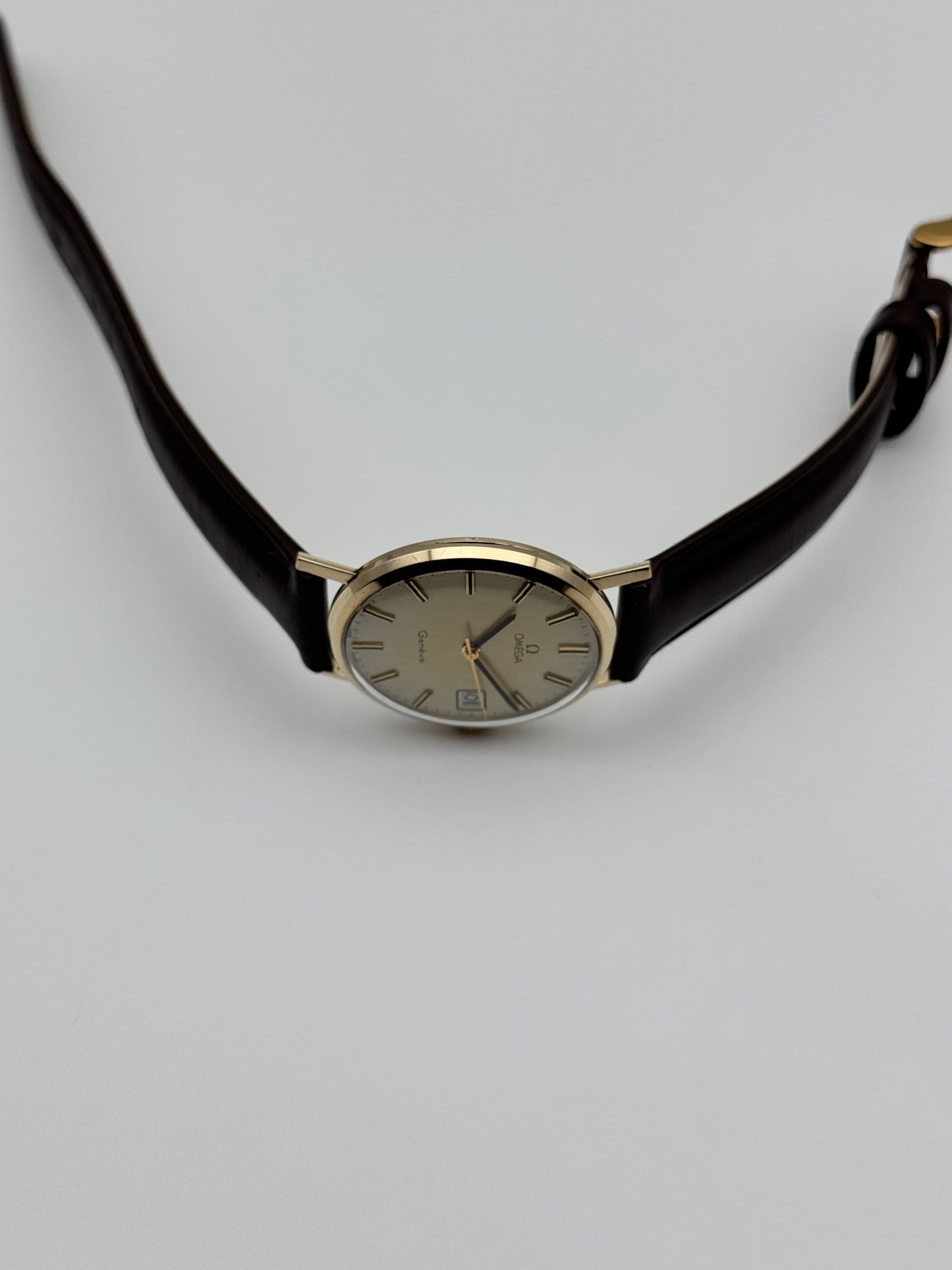 Omega Geneve Manual Wind 9ct Gold - 132.5017 - Original Box and Papers