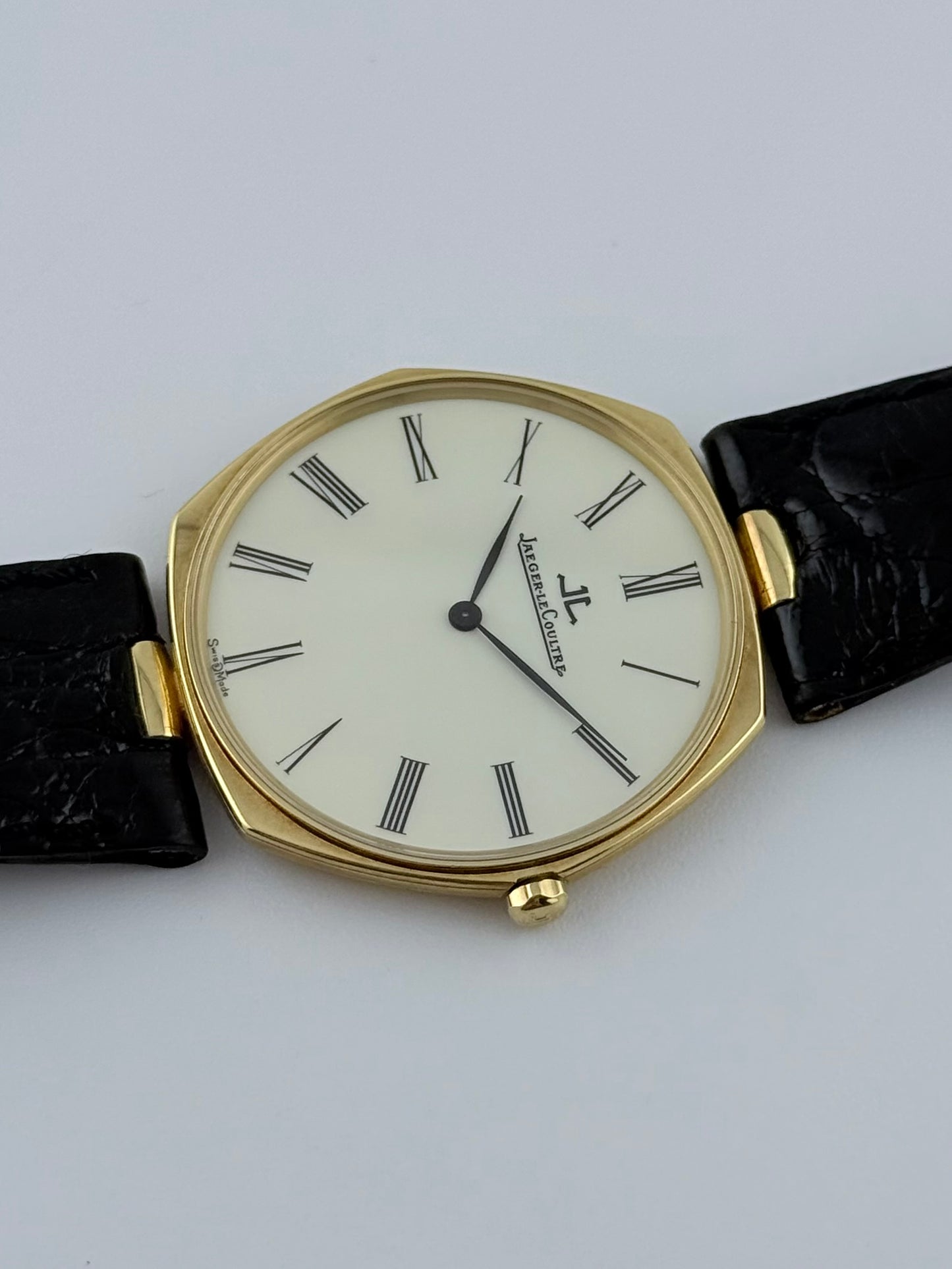 Jaeger LeCoultre Quartz 18ct Solid Gold - Original Strap & Buckle