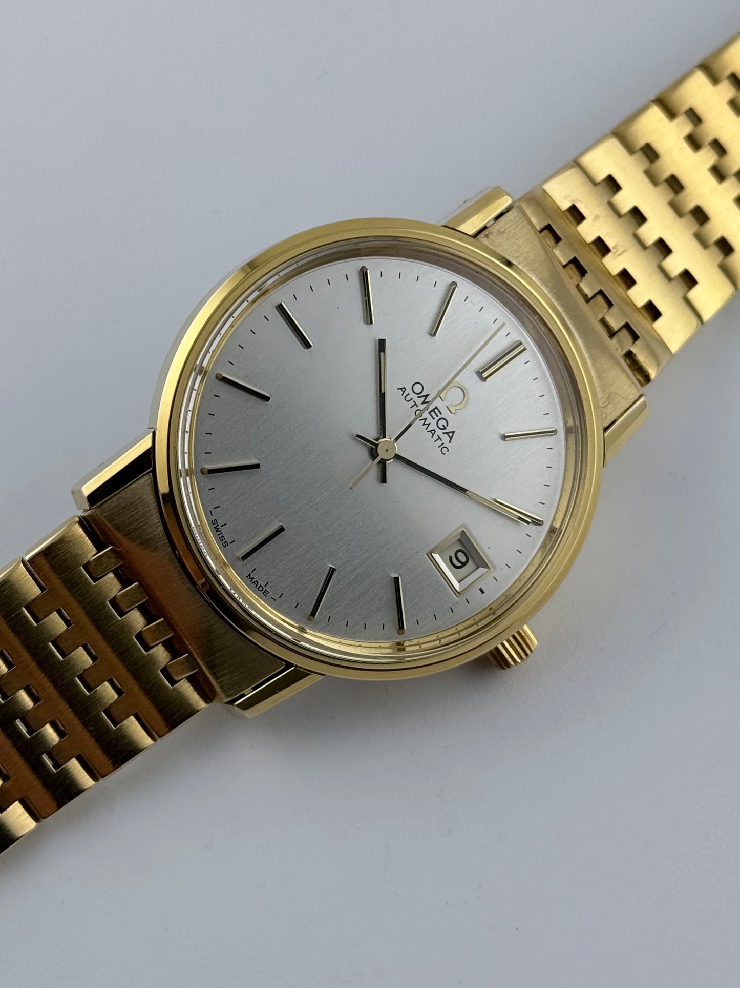Omega Automatic Date 166.0202