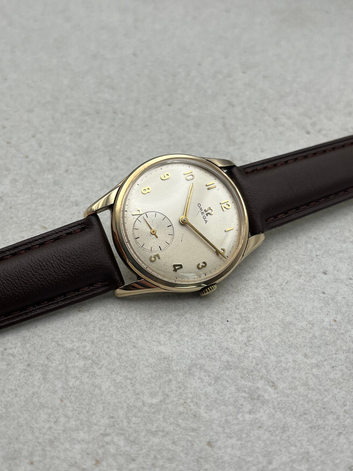 Omega Manual Wind 9ct Gold 121.5400