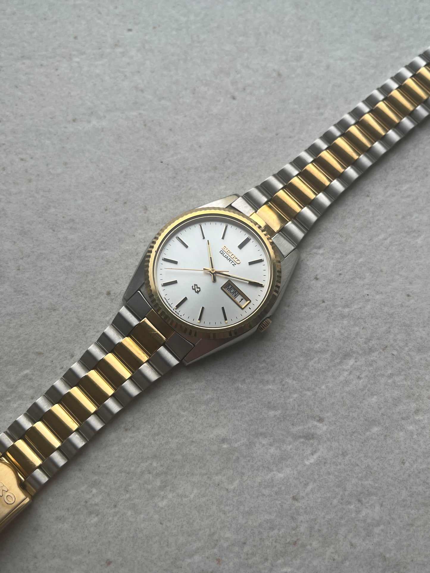 Seiko SQ Quartz Day-Date 6923-8080