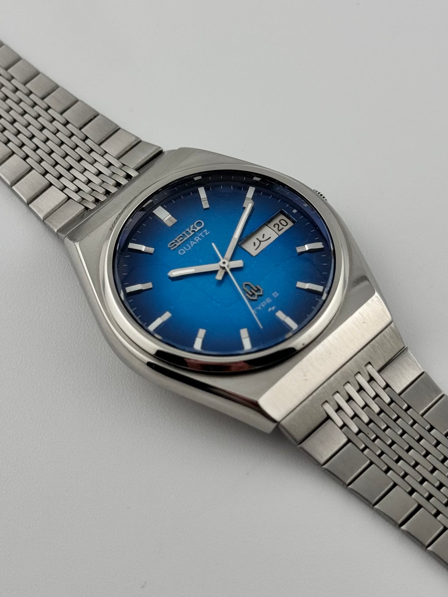 Seiko Type II Quartz - JDM - Gradient Blue - Faceted Crystal