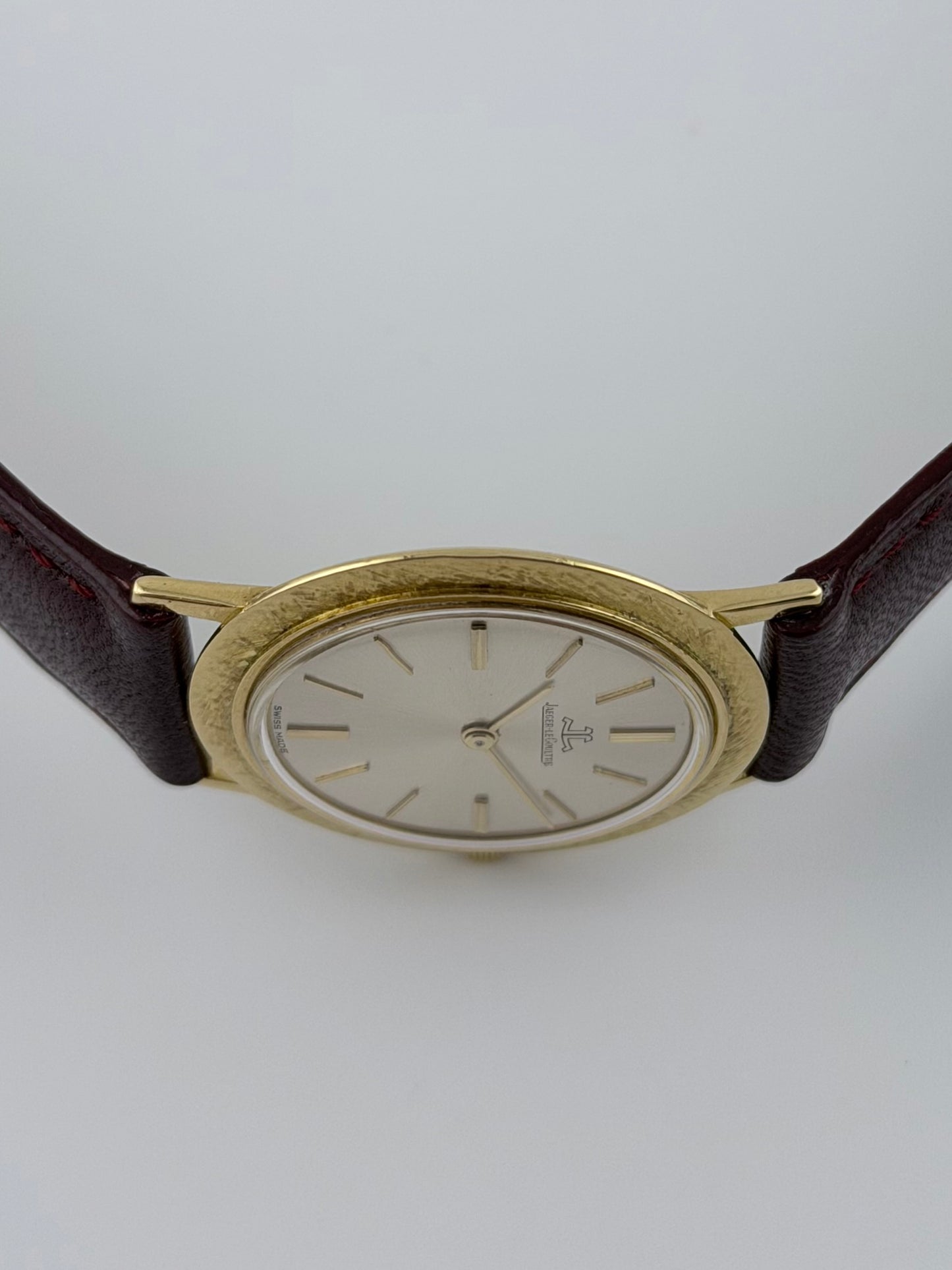 Jaeger LeCoultre Manual Wind Ultra Slim 18ct Gold - Rare Decorated Disco Volante - E414