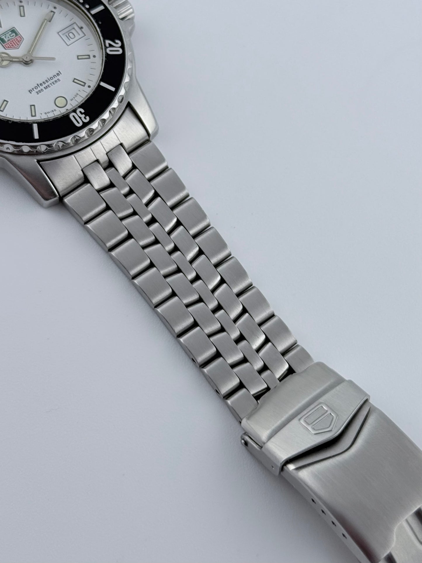 Tag Heuer Professional 200 Quartz Date - WD1213-G-20