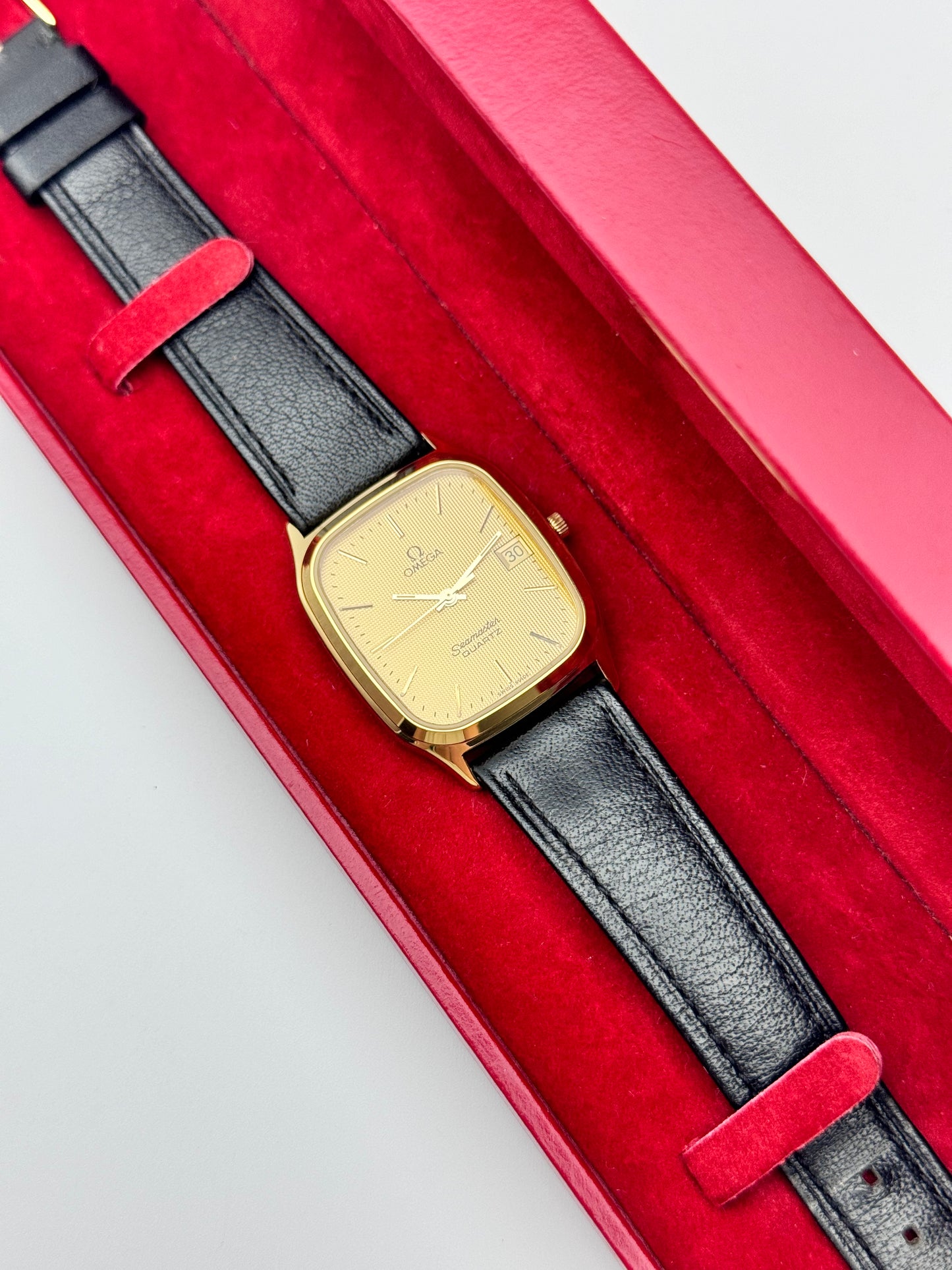 Omega Seamaster Tank Quartz Date - Original Box, Strap & Buckle - 196.0237