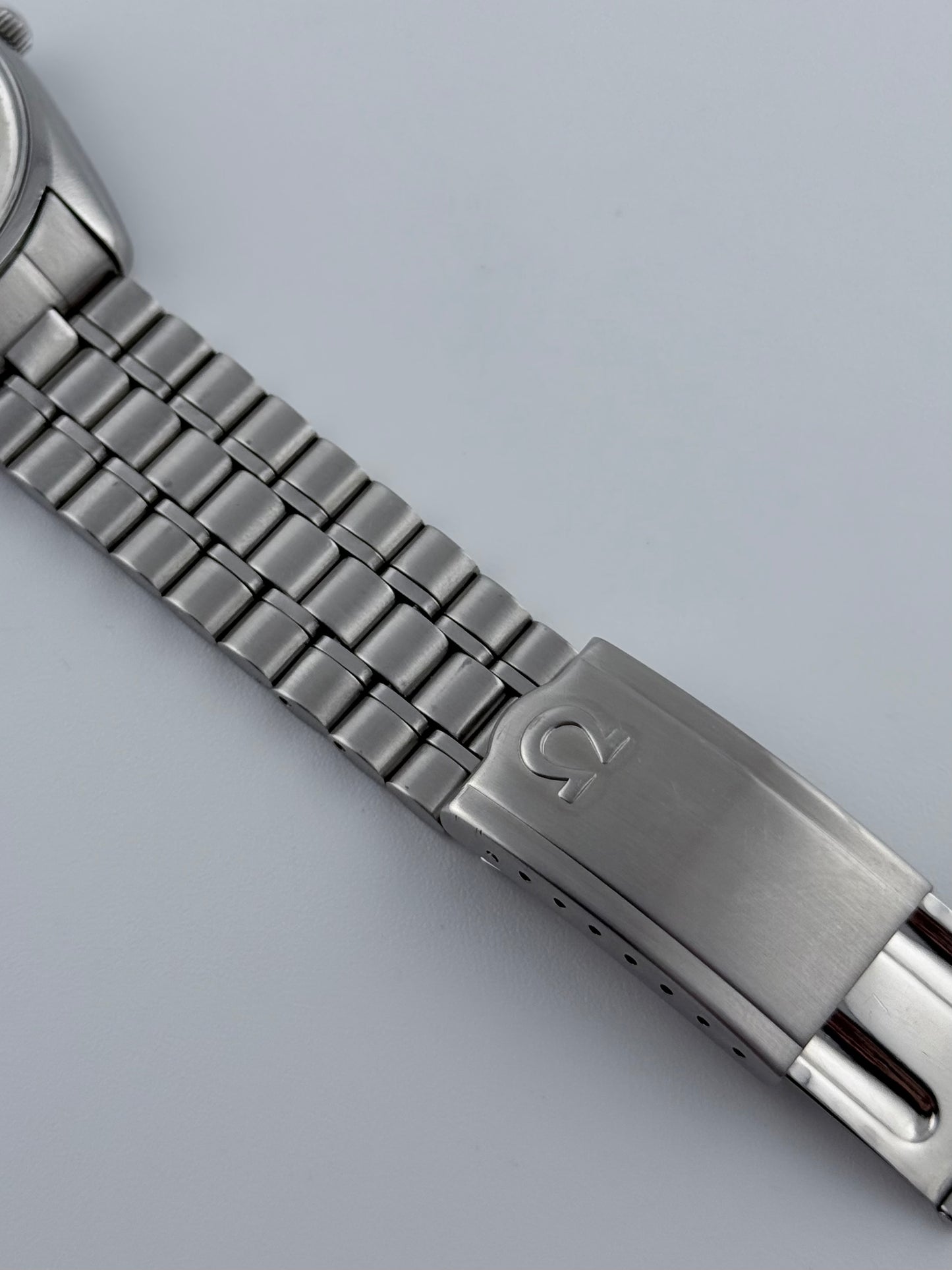 Omega Seamaster Automatic Date 166.067 - Sunburst Dial