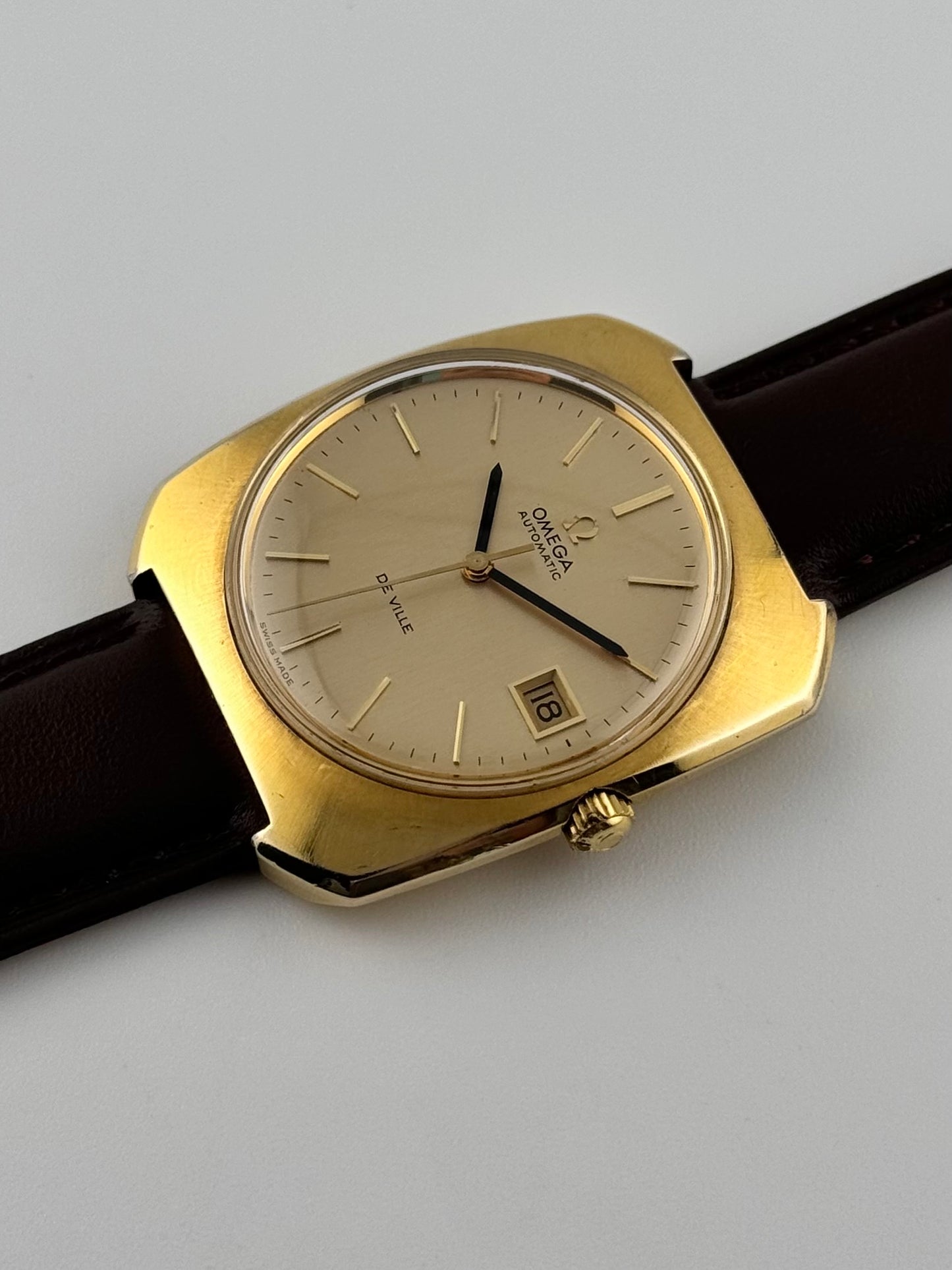 Omega De Ville Automatic Date Rare Jumbo Size - 166.085