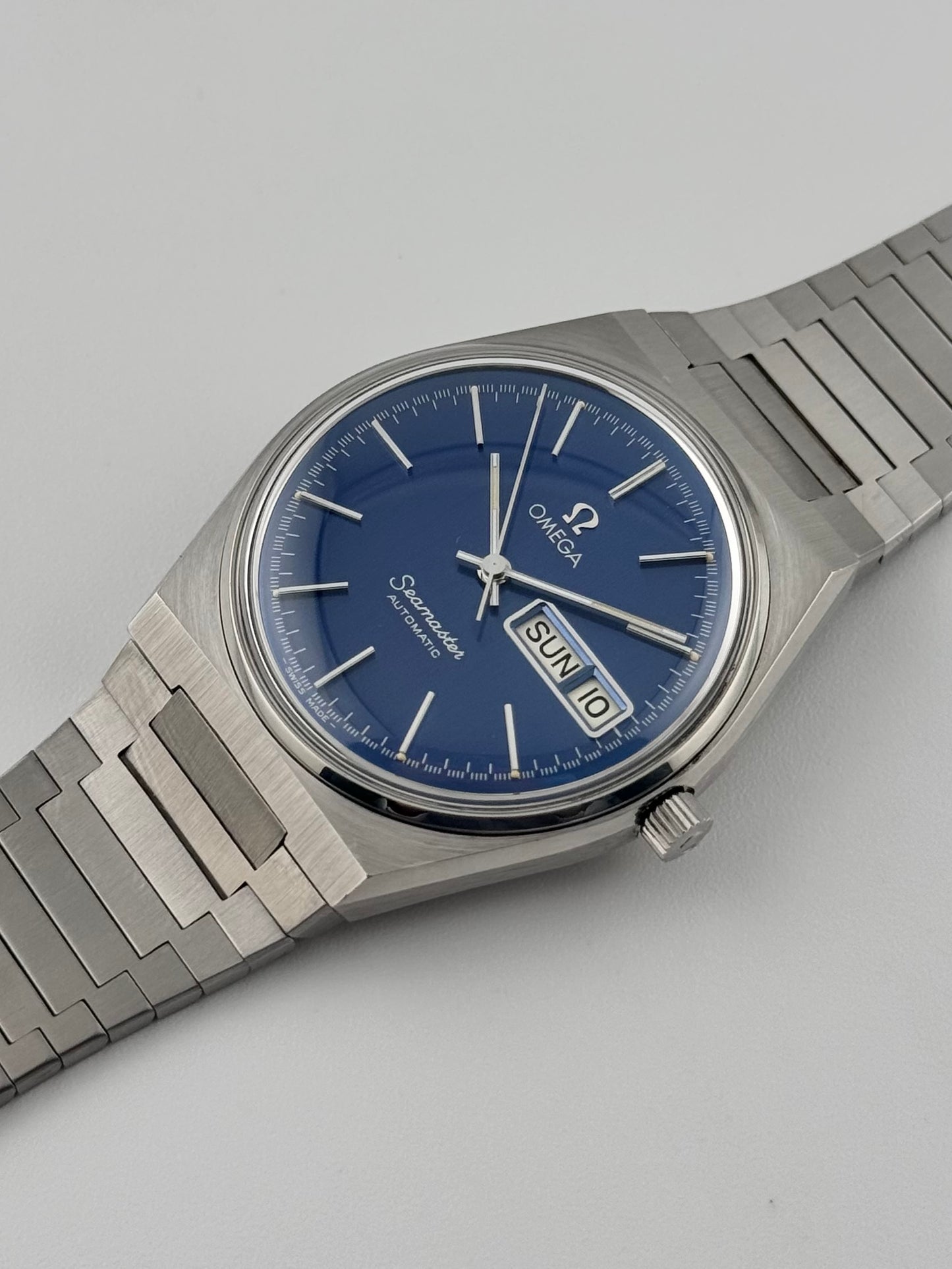 Omega Seamaster - Blue Dial - Box and Papers - 166.0215 - Rare