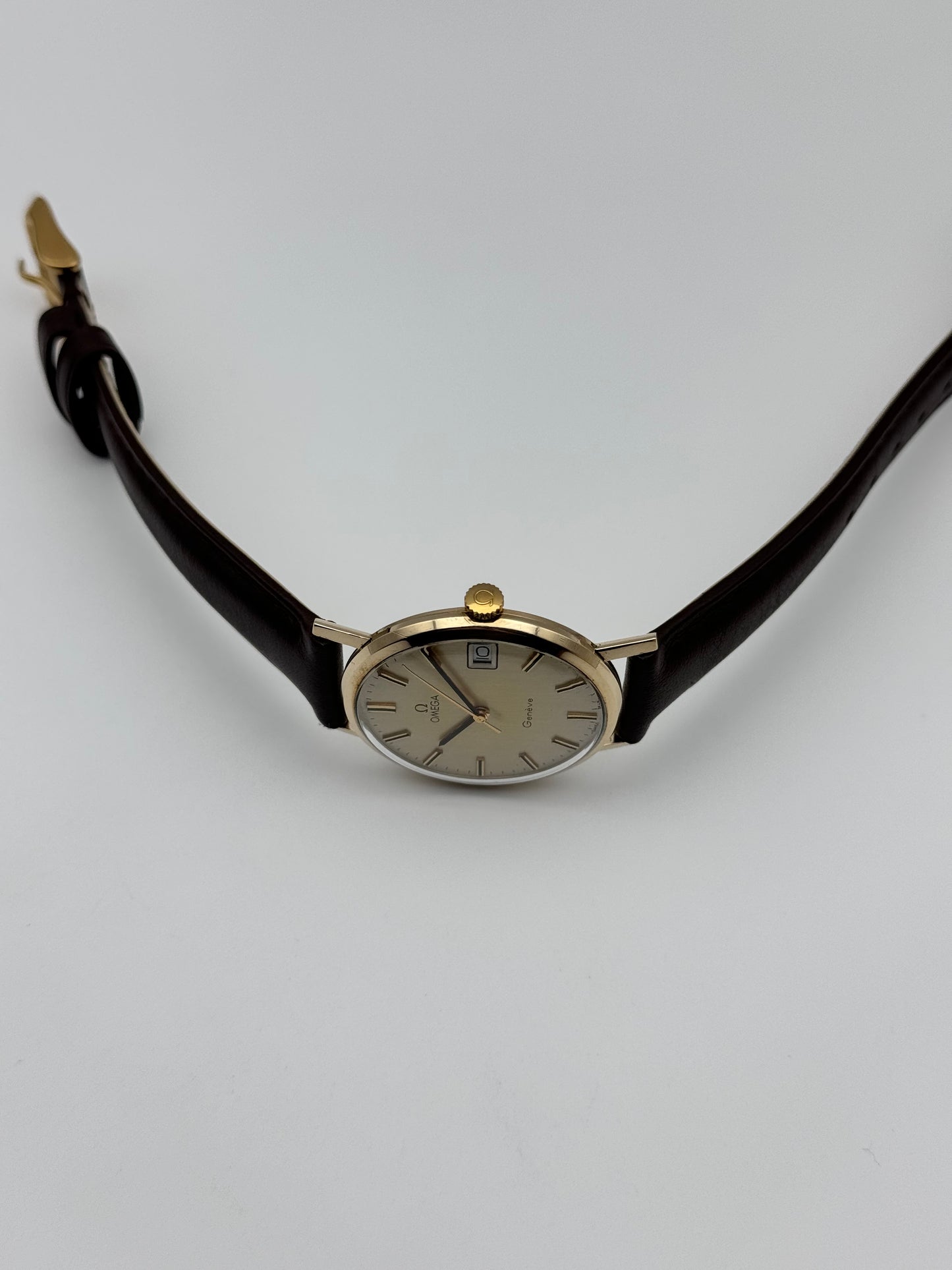 Omega Geneve Manual Wind 9ct Gold - 132.5017 - Original Box and Papers