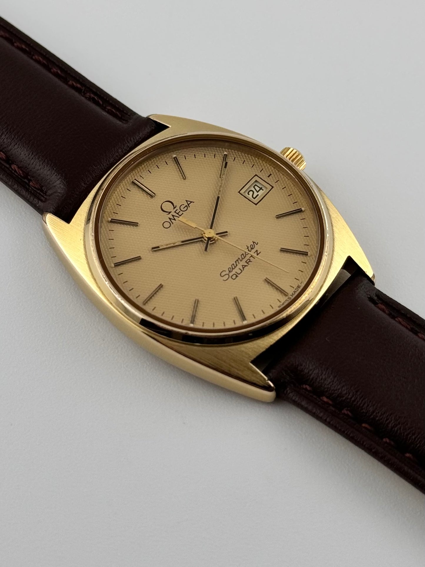 Omega Seamaster Quartz Date 196.0186 - Honeycomb Dial