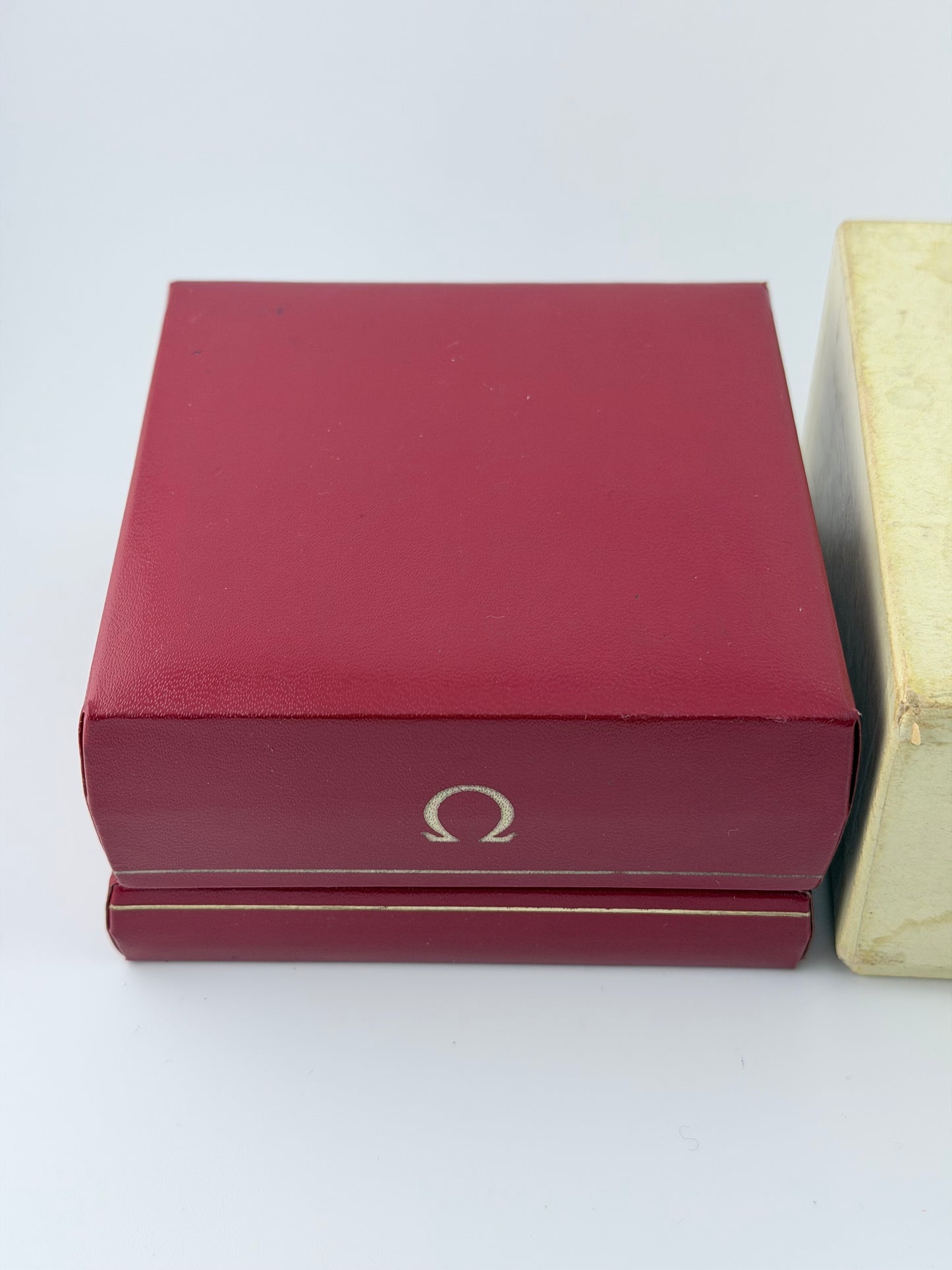 Omega Geneve Dynamic Manual Wind 135.033 - Box and Papers
