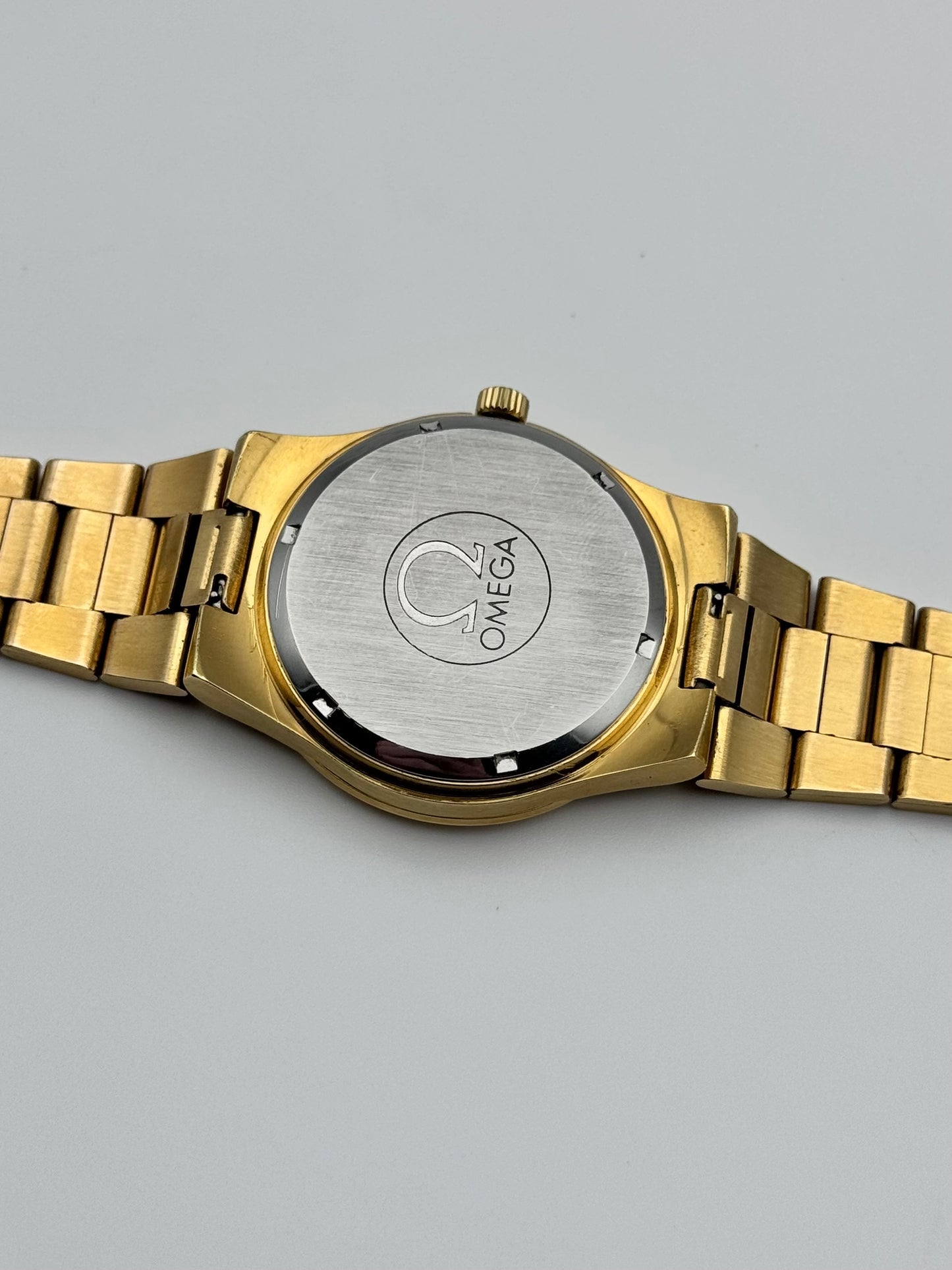 Omega Geneve Manual Wind Date 136.0103