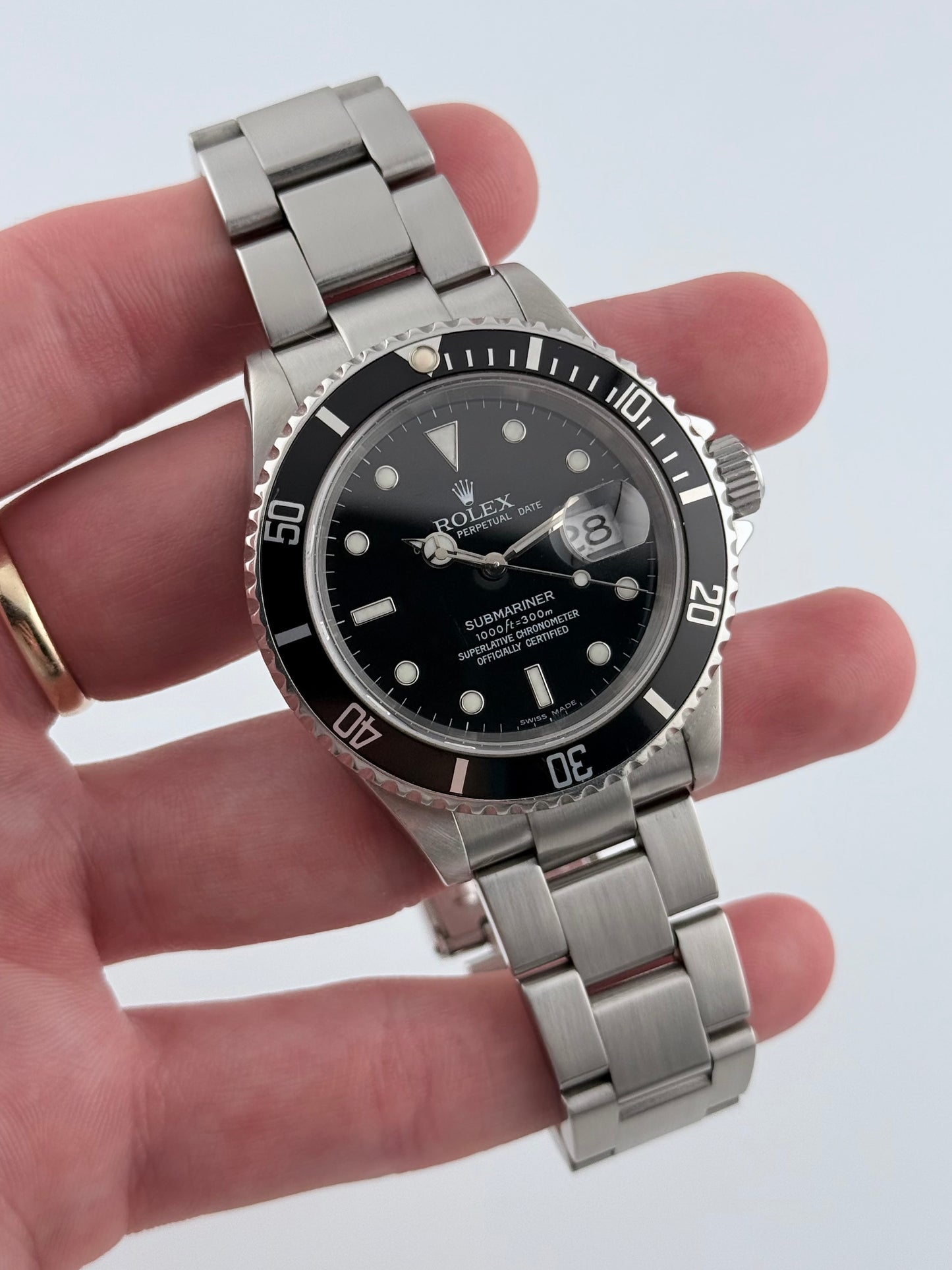 Rolex Oyster Perpetual Submariner Date - 16610 - Box and Papers - Collectors Set