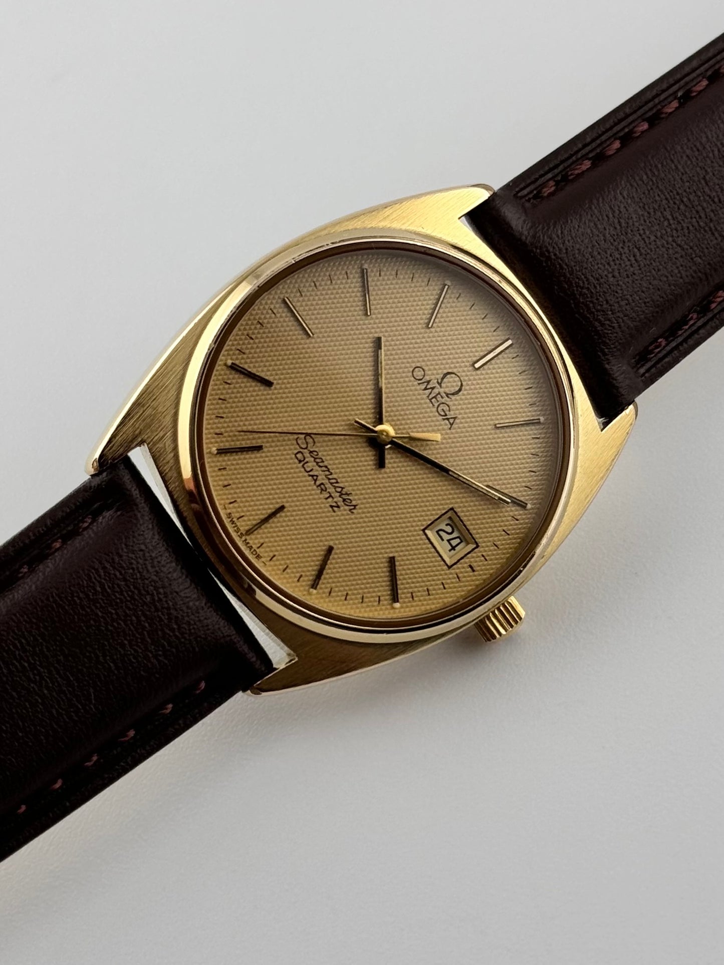 Omega Seamaster Quartz Date 196.0186 - Honeycomb Dial