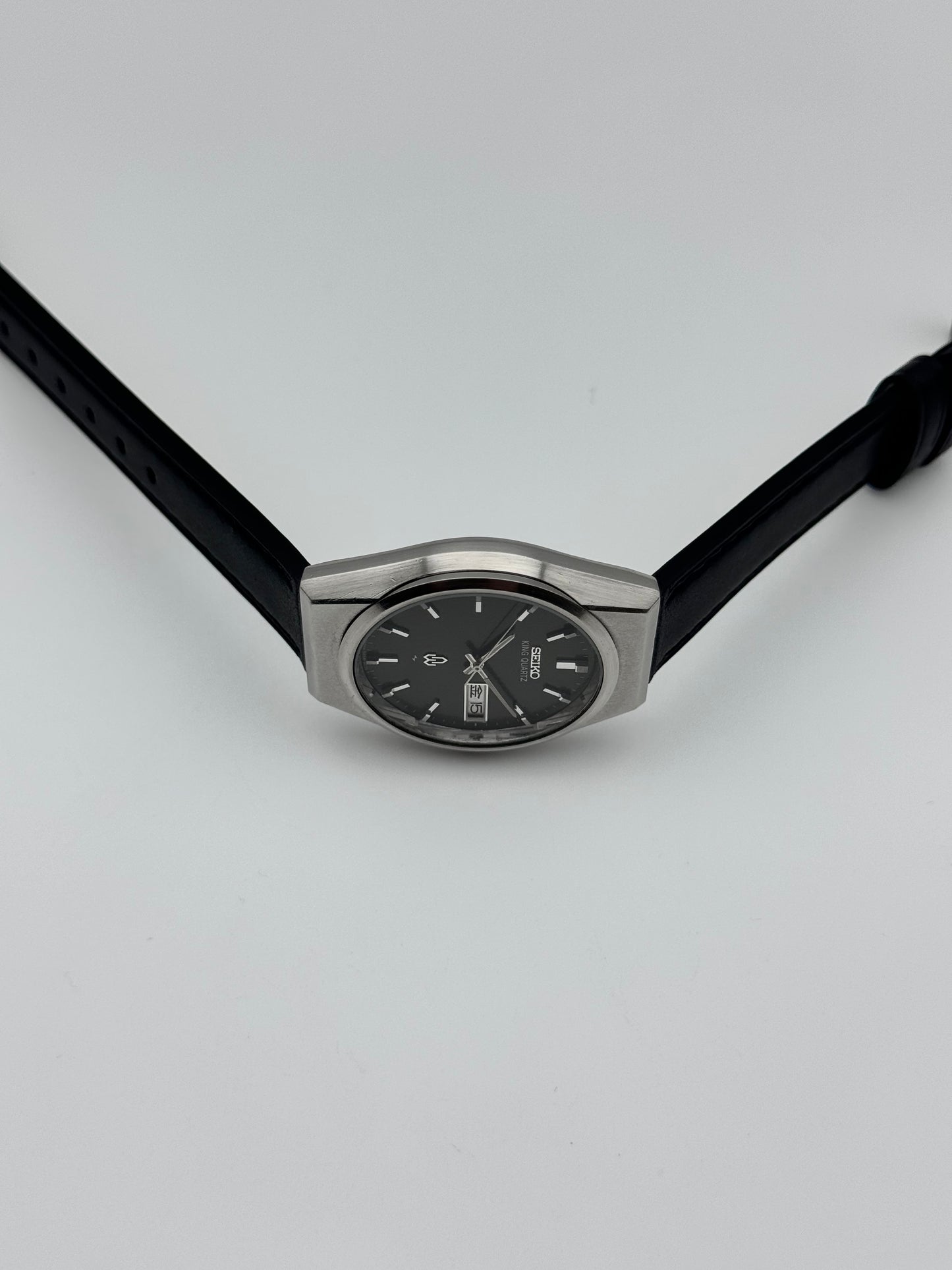 Seiko King Quartz JDM Japanese Day-Date - 5856-8020 - Rare Textured Dial