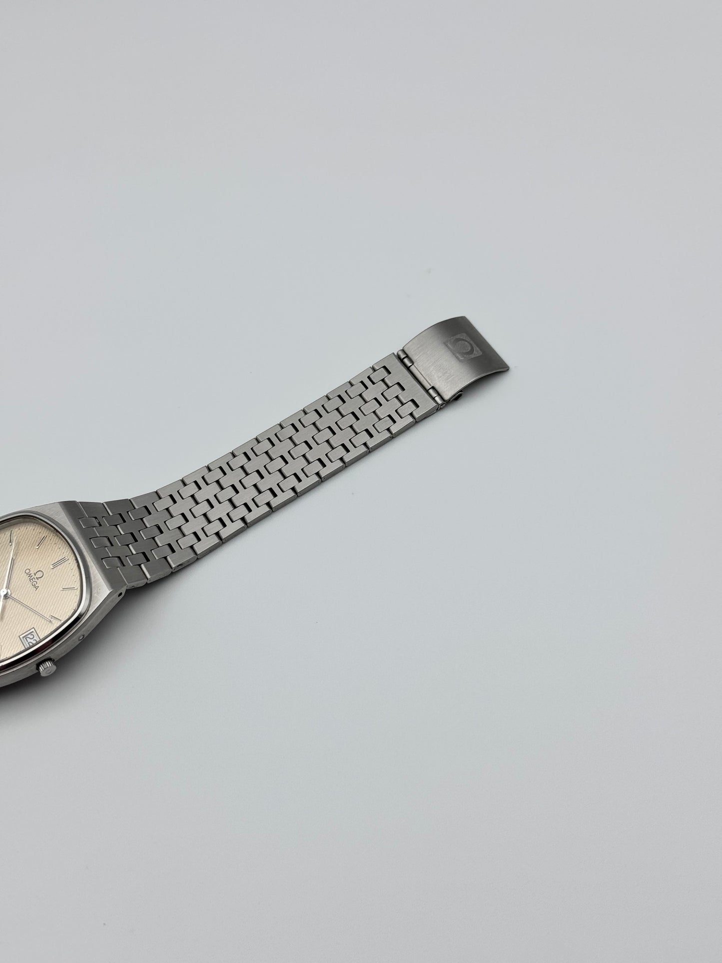 Omega DeVille Quartz Date 192.0051 - Honeycomb Dial