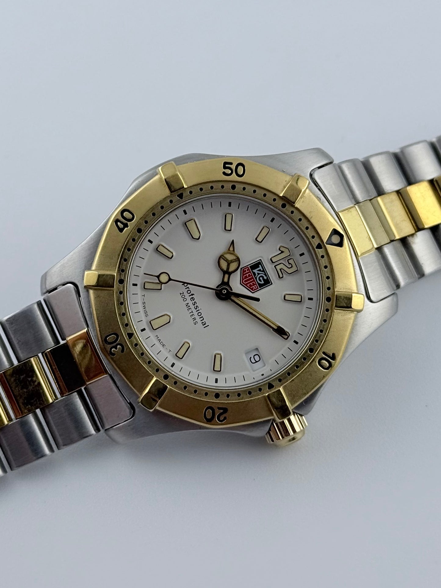 Tag Heuer Professional 200 Quartz Date - WK1220