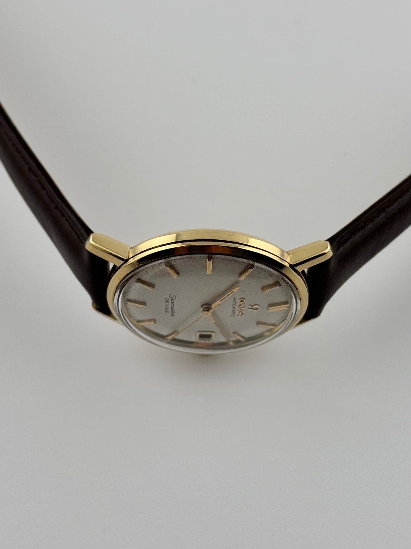 Omega Seamaster De Ville Automatic Linen Dial - 18ct Gold - 166.020