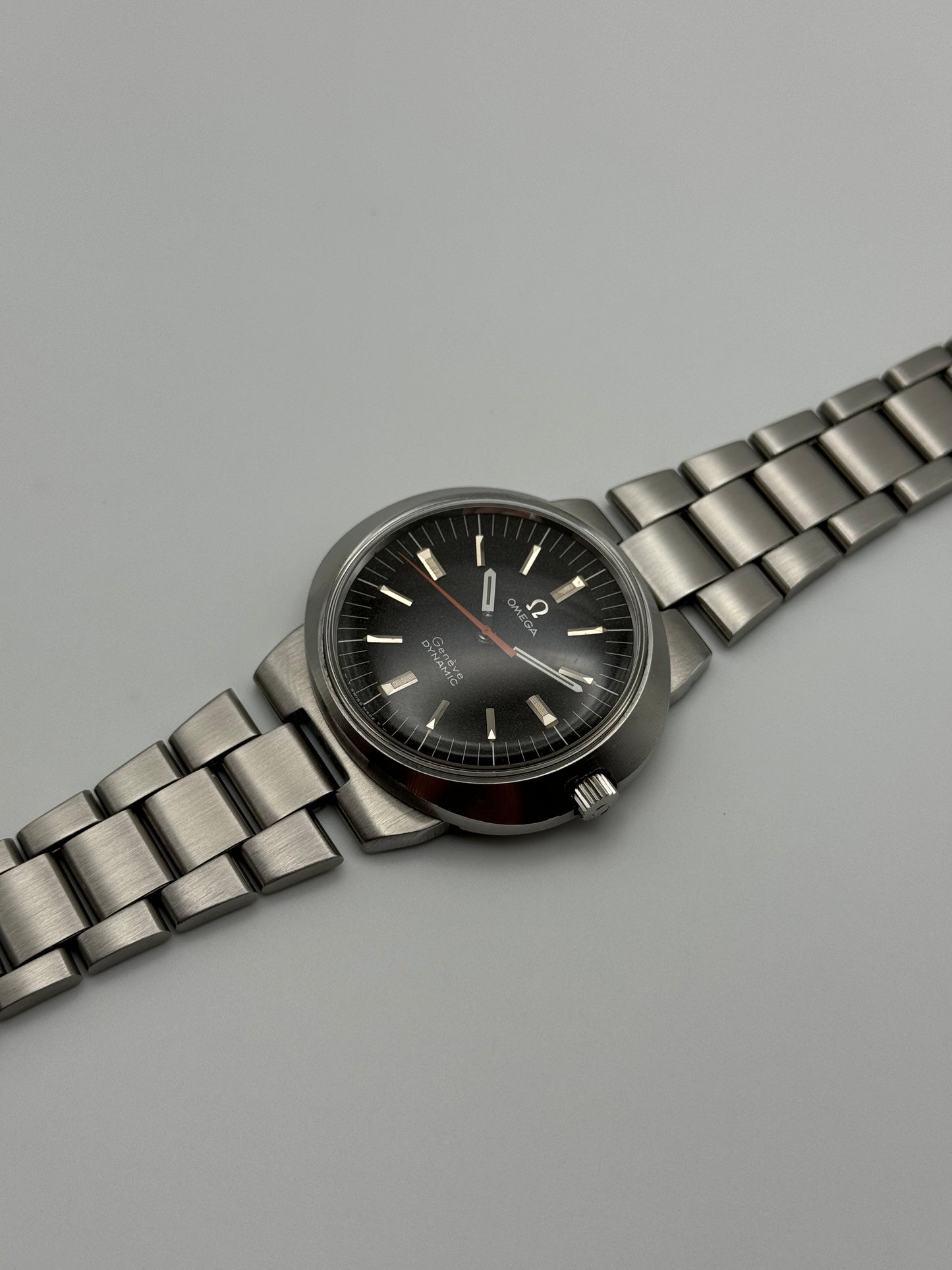 Omega Geneve Dynamic Manual Wind 135.033