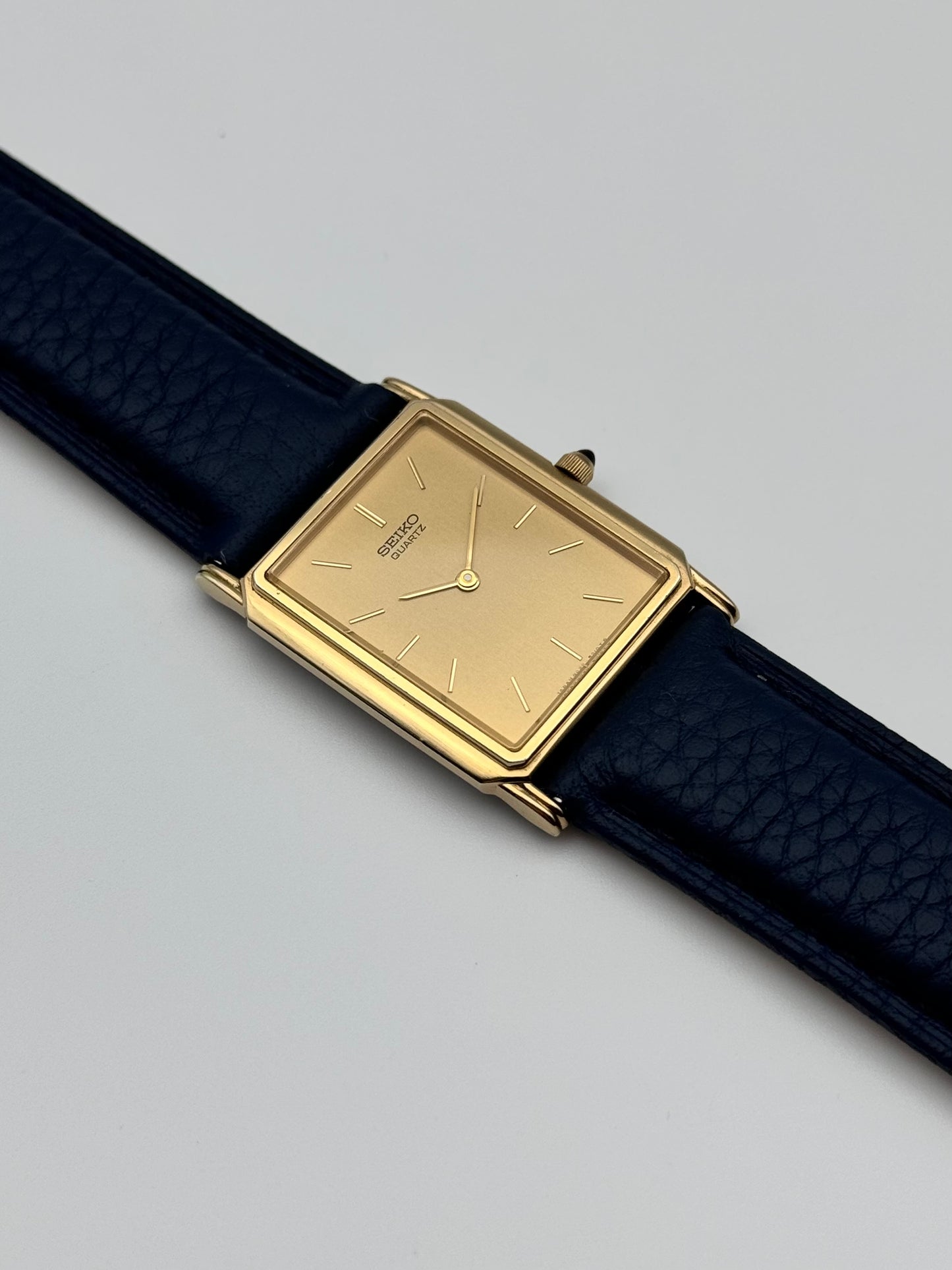 Seiko Tank Quartz 9020-5010