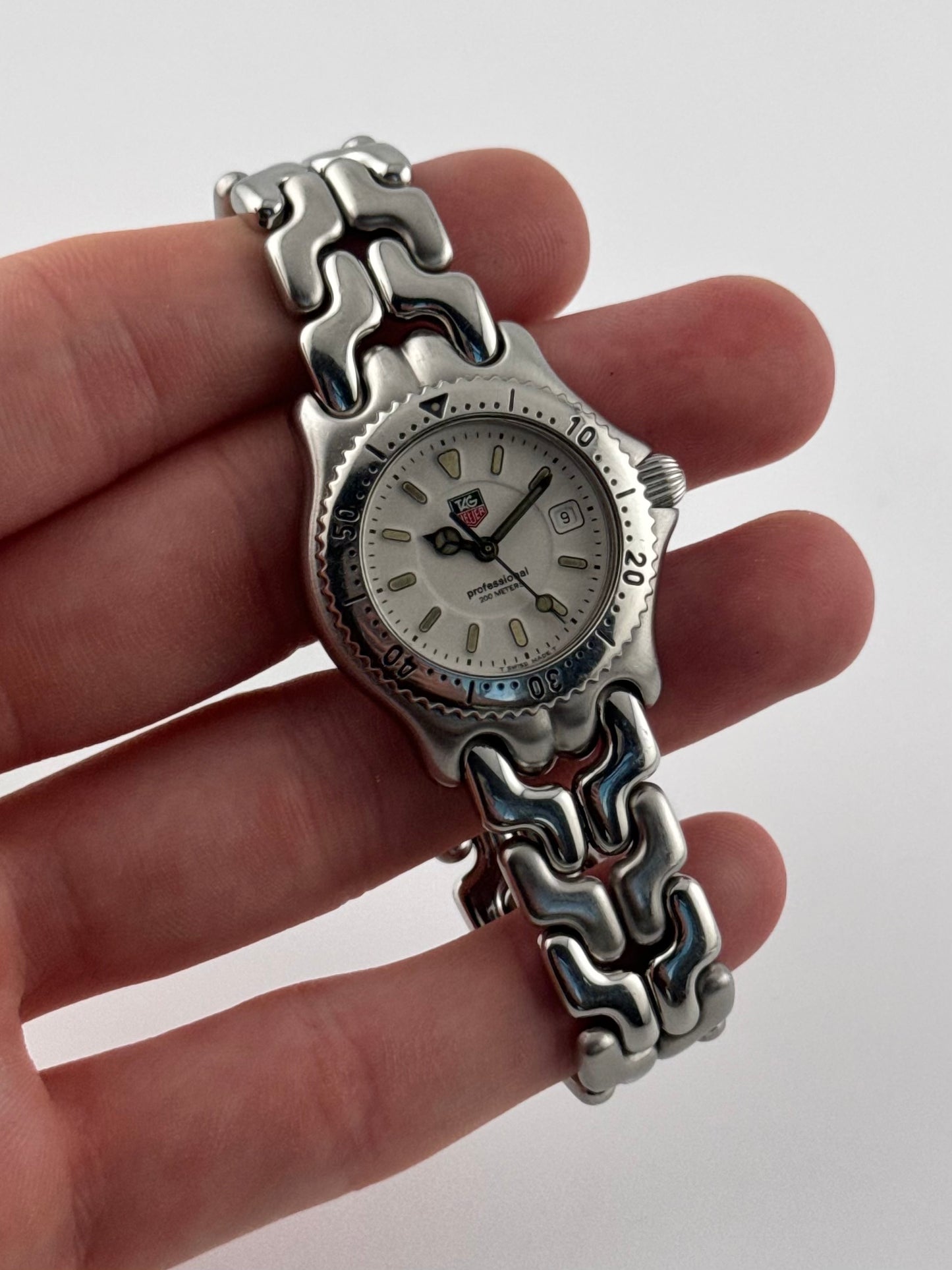 Tag Heuer Professional 200 Quartz Date - WG1312