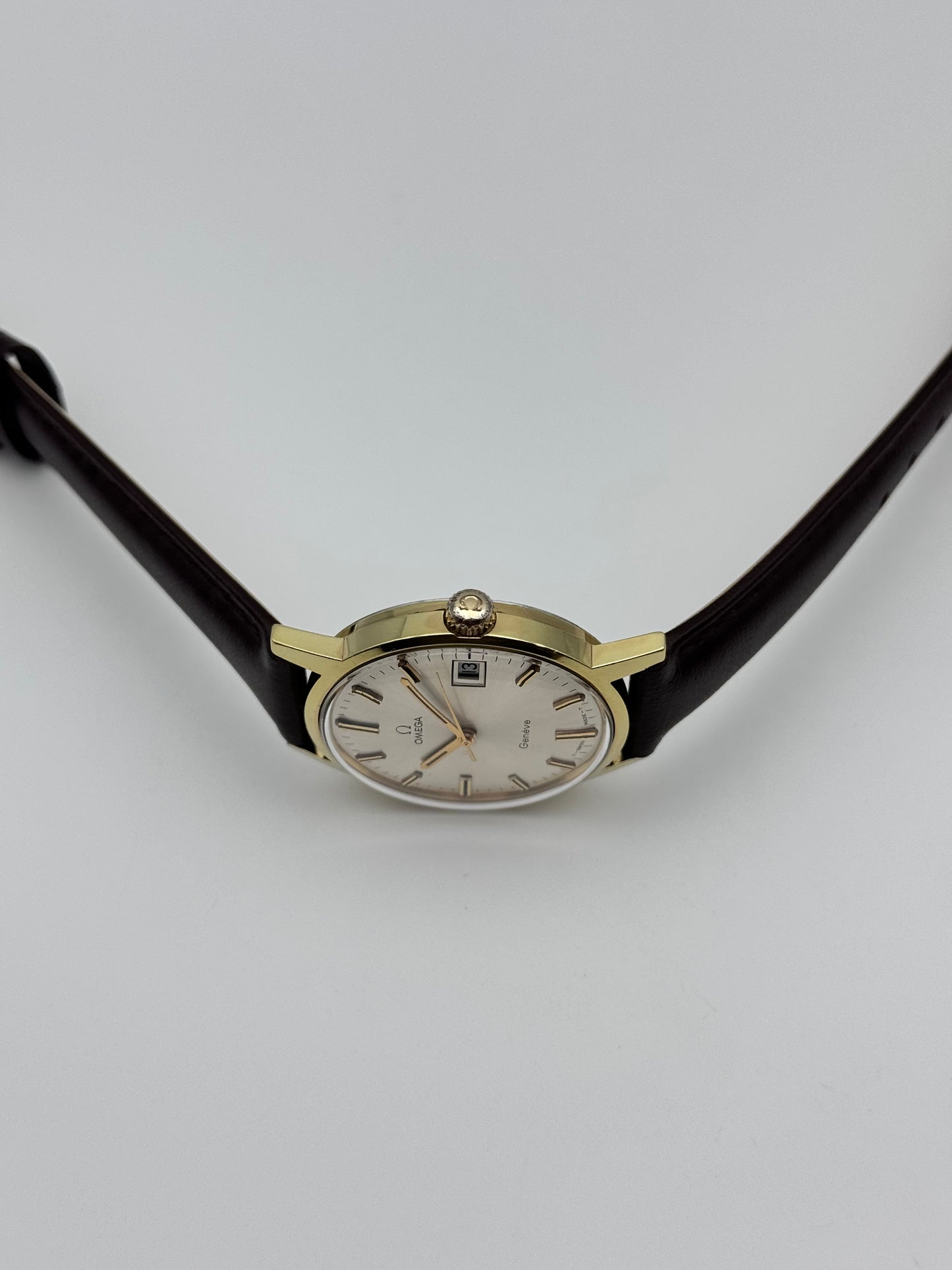 Omega Geneve Date Manual Wind - 136.070