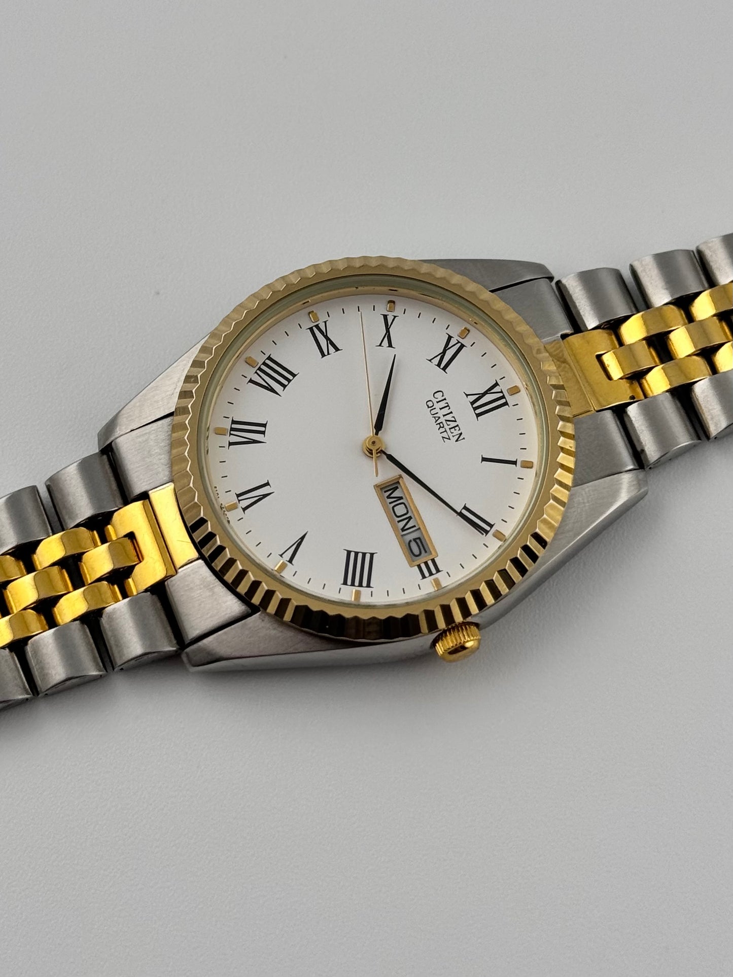 Citizen Quartz Day-Date 6101 - 915216