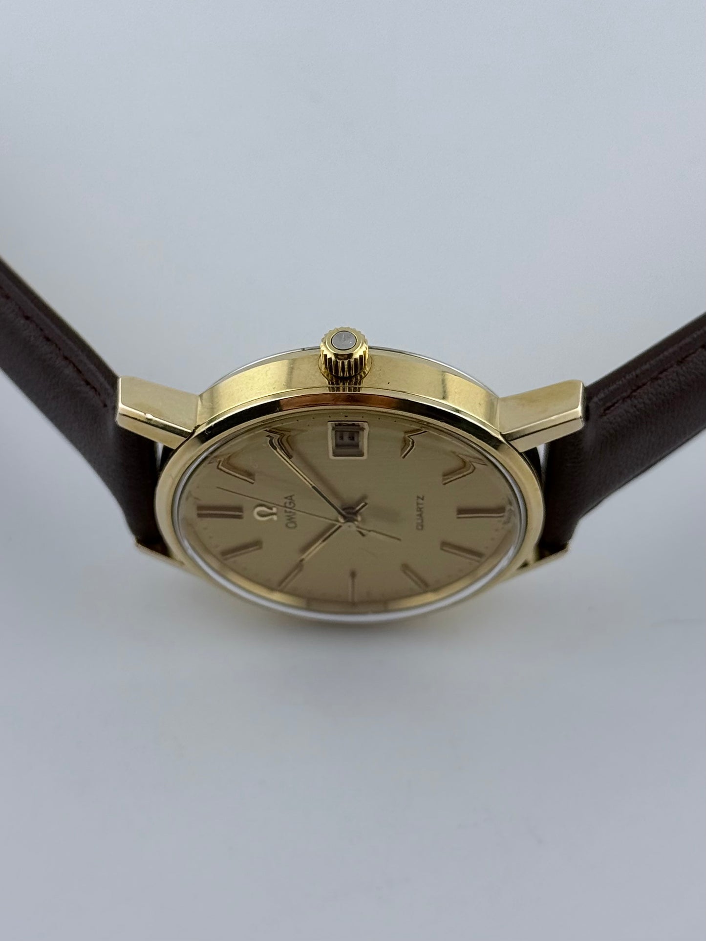 Omega Quartz Date - 196.0160