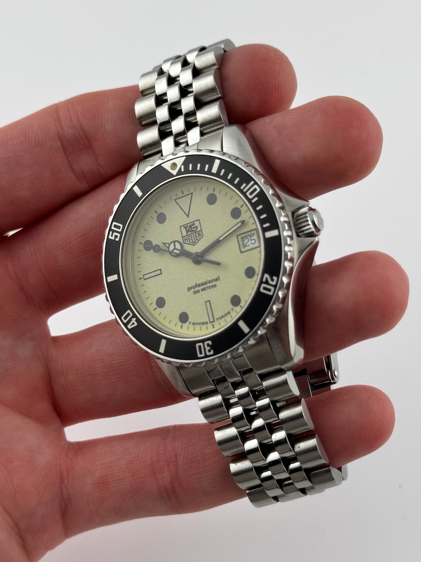 Tag Heuer Professional 200 Quartz Date 980.113D - Night Diver