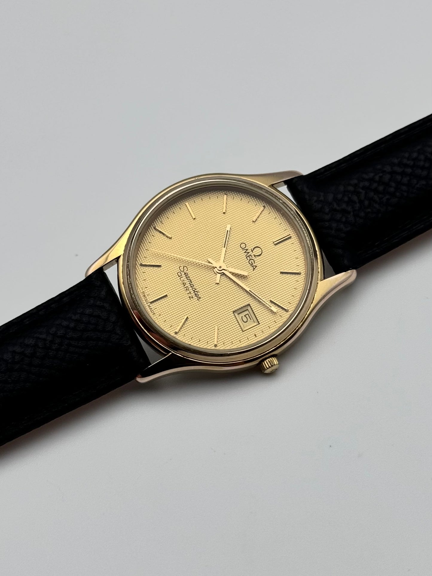 Omega Seamaster Quartz Date 196.0251 - Waffle Dial