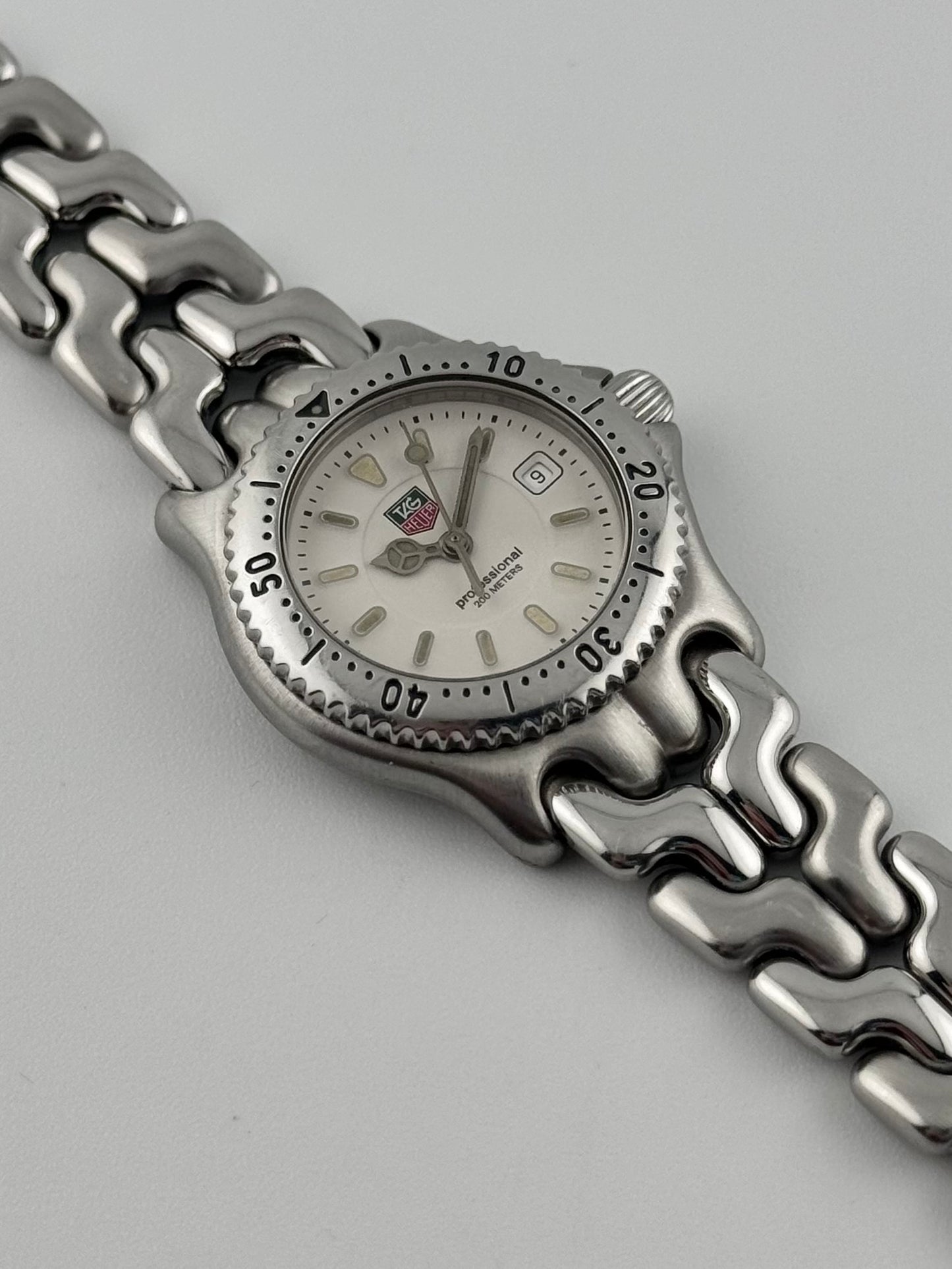 Tag Heuer Professional 200 Quartz Date - WG1312