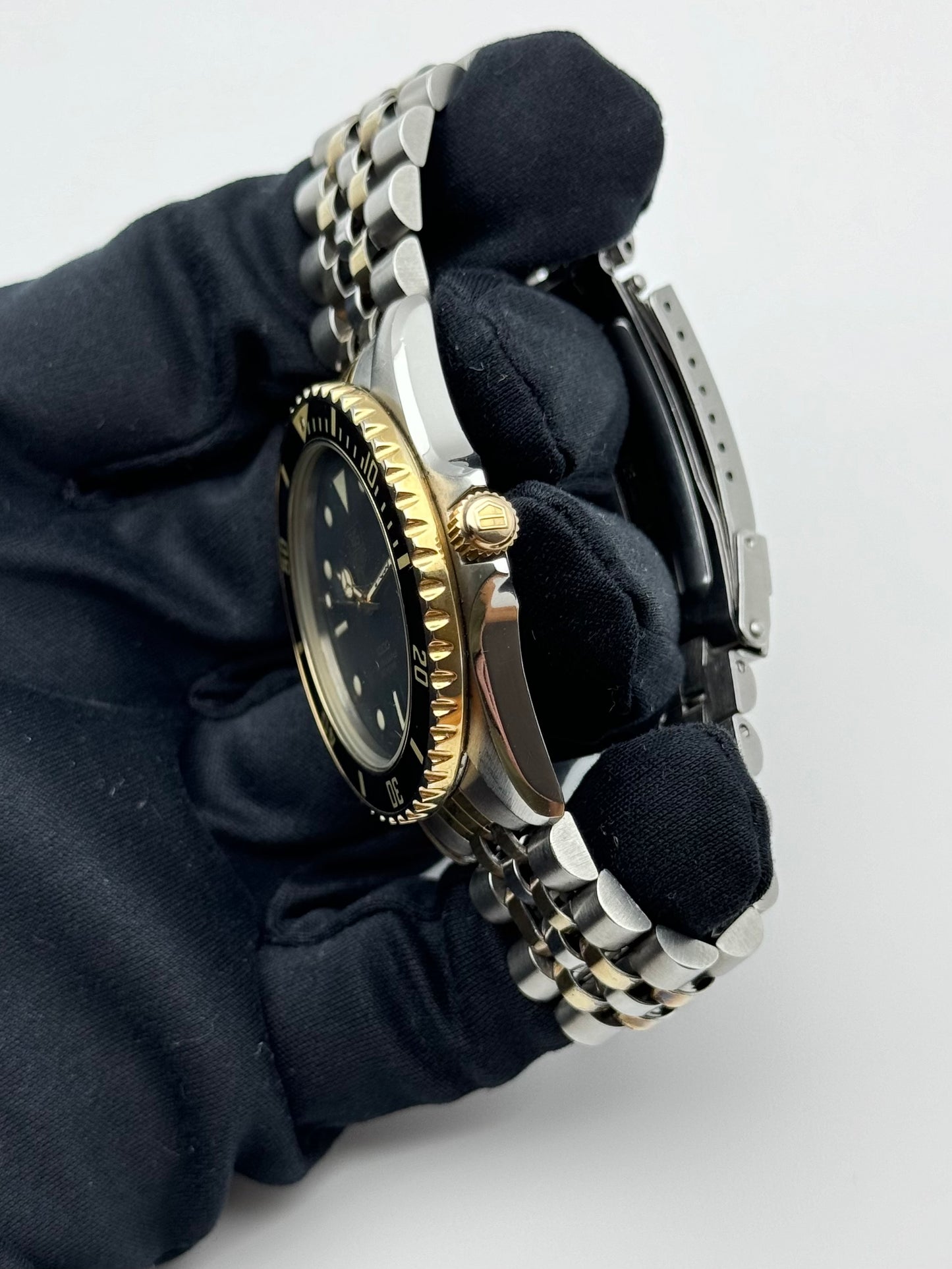 Tag Heuer Professional 1000 Quartz Date 980.020