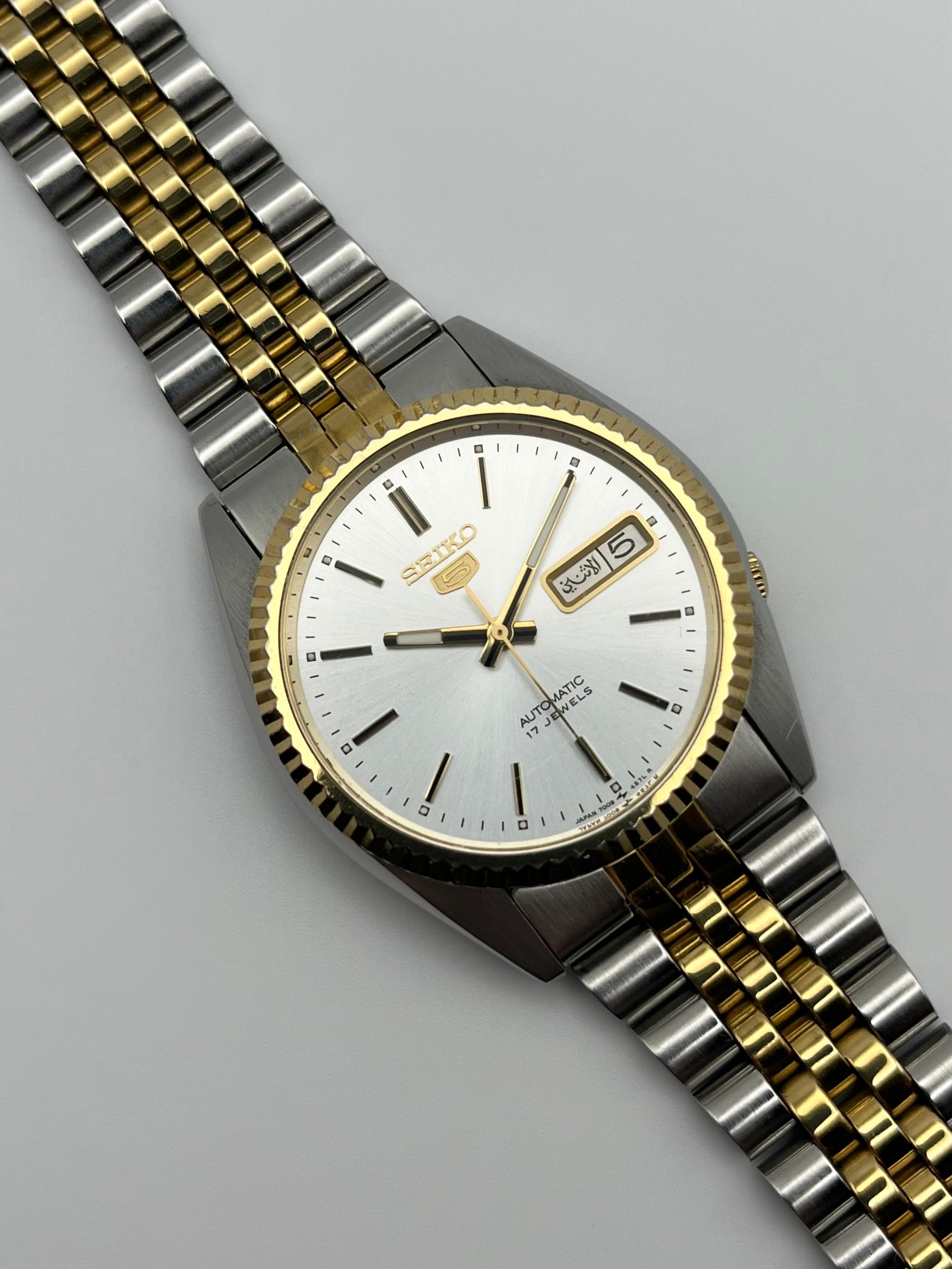 Seiko 5 Automatic Arabic Day-Date 7009-3111 The Wrist Watcher Seiko 5 Automatic Arabic Day-Date 7009-3111 The Wrist Watcher
