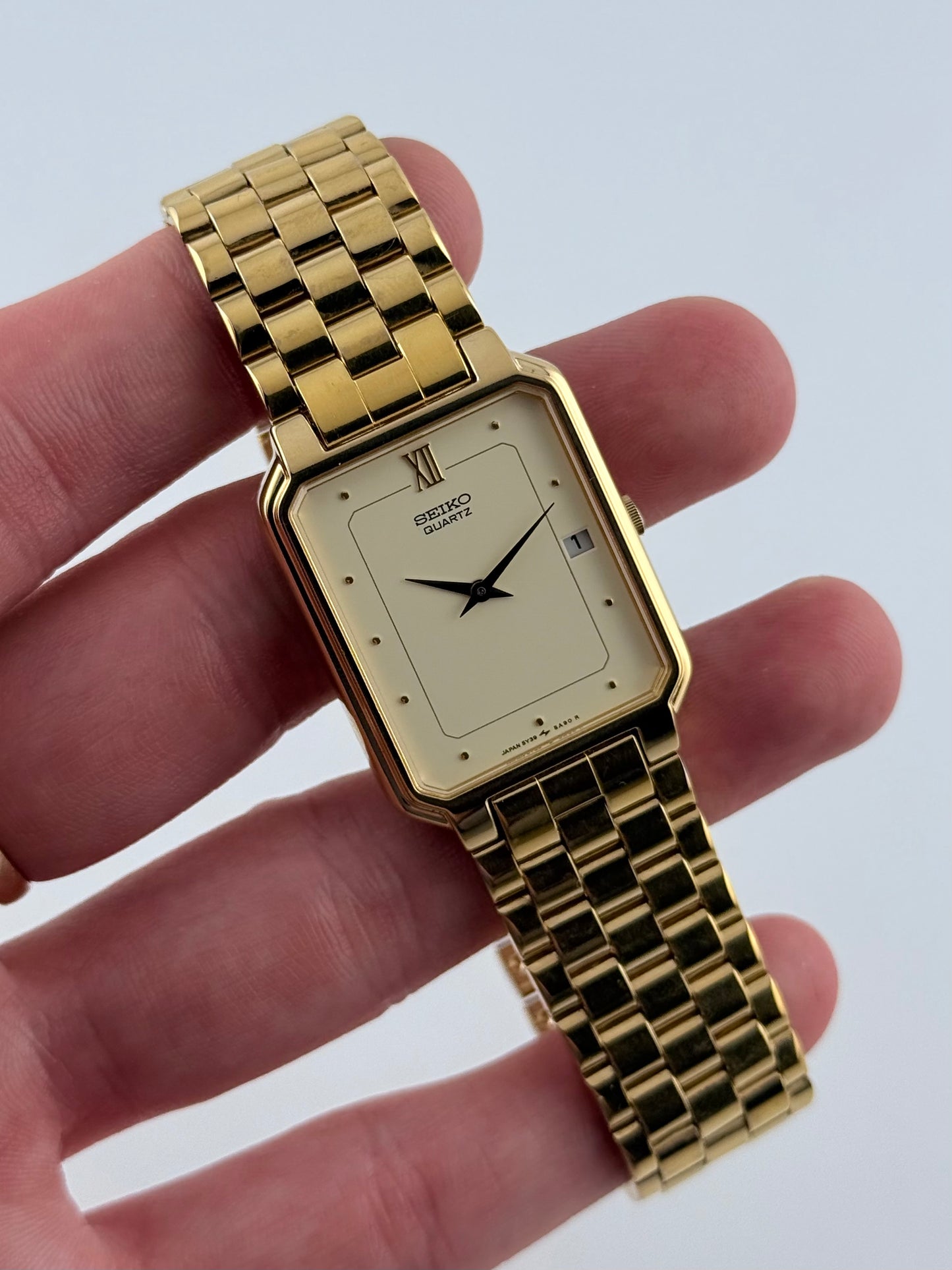 Seiko Tank Quartz 5Y39-5860 Date - Box & Papers