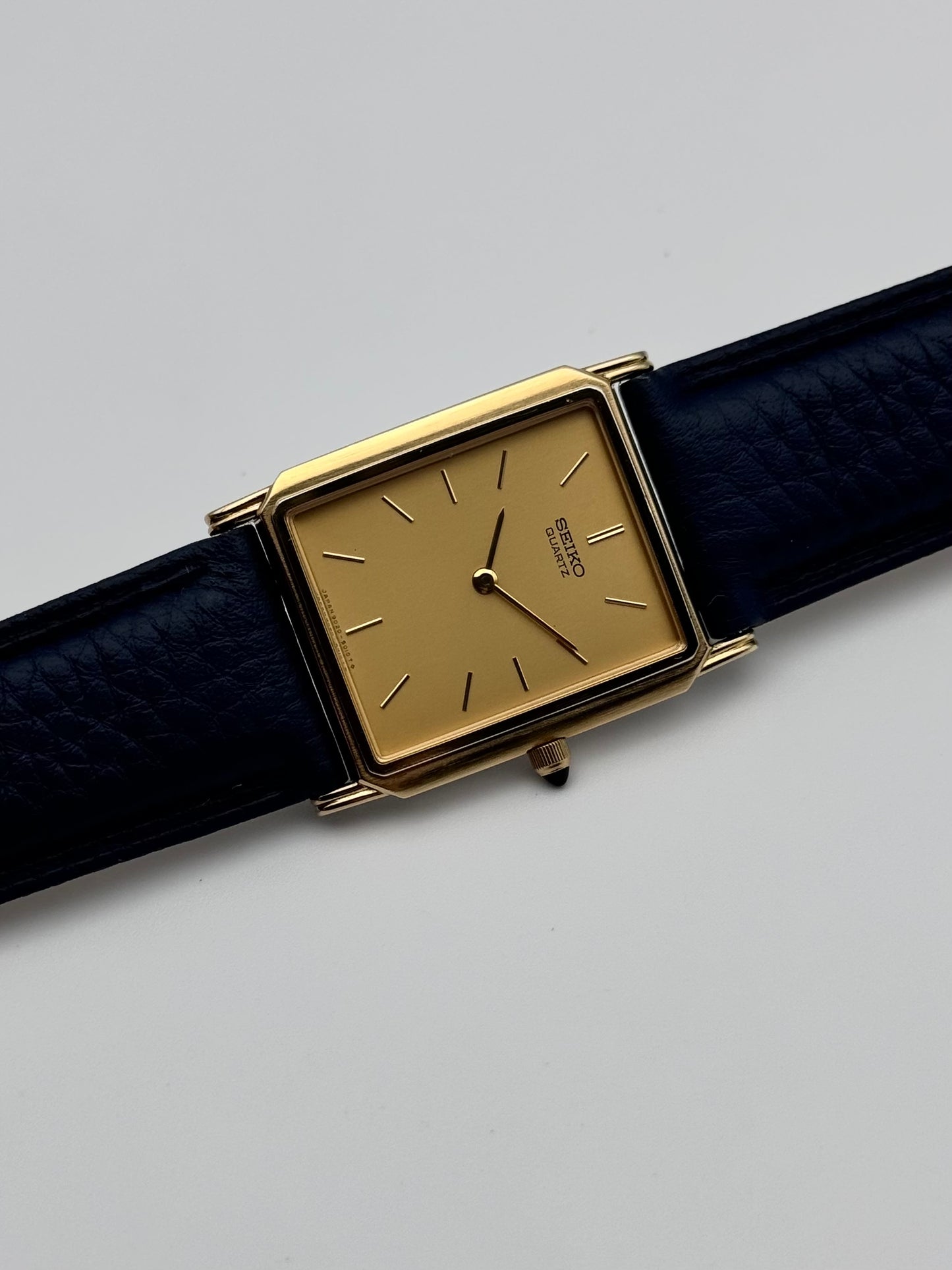 Seiko Tank Quartz 9020-5010