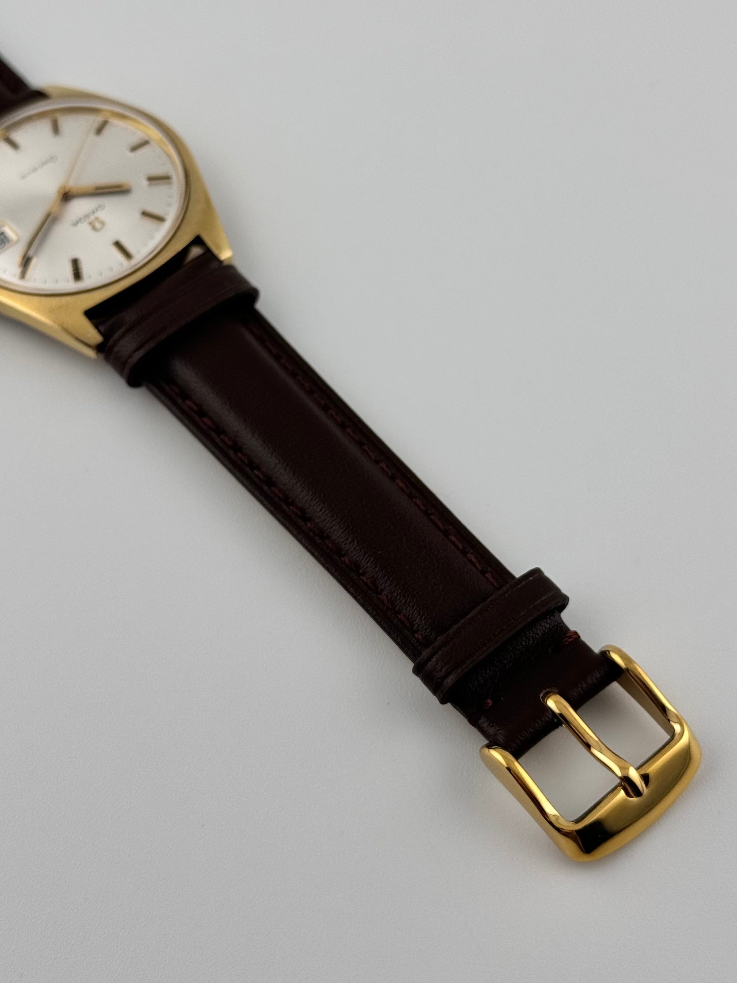 Omega Geneve Date Manual Wind - 136.041