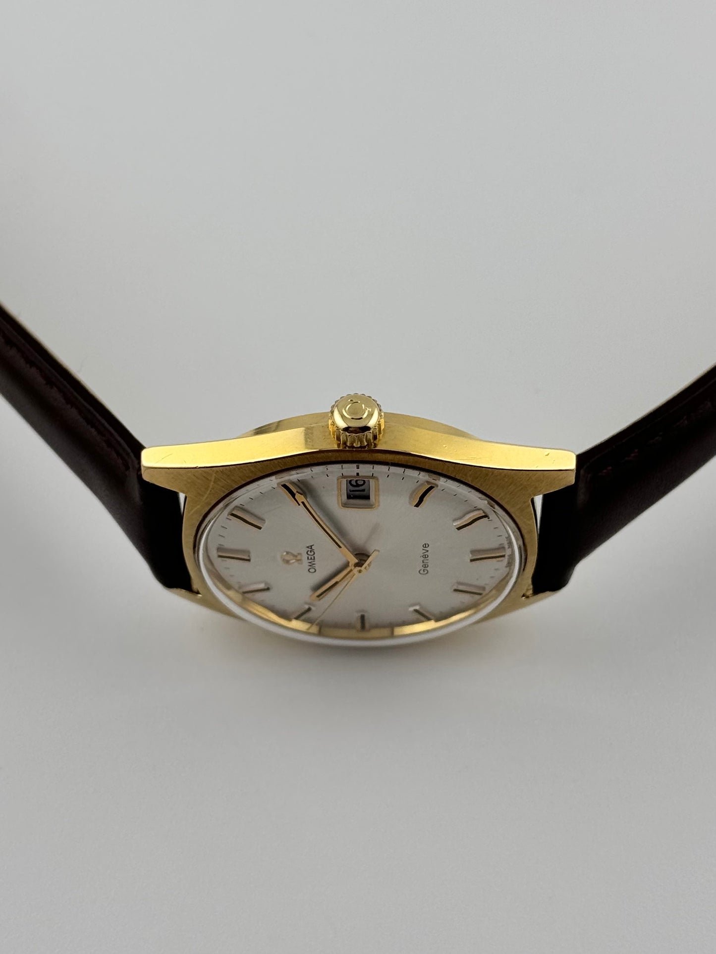 Omega Geneve Date Manual Wind - 136.041