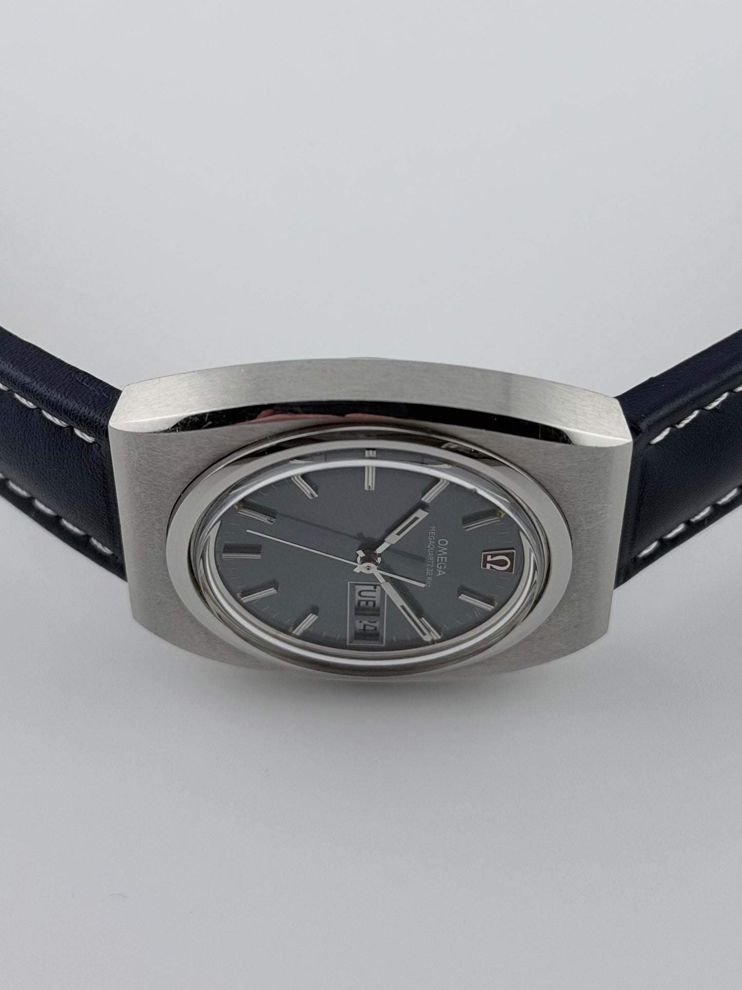 Omega Megaquartz 32 Khz 196.0030 - Rare Blue Dial