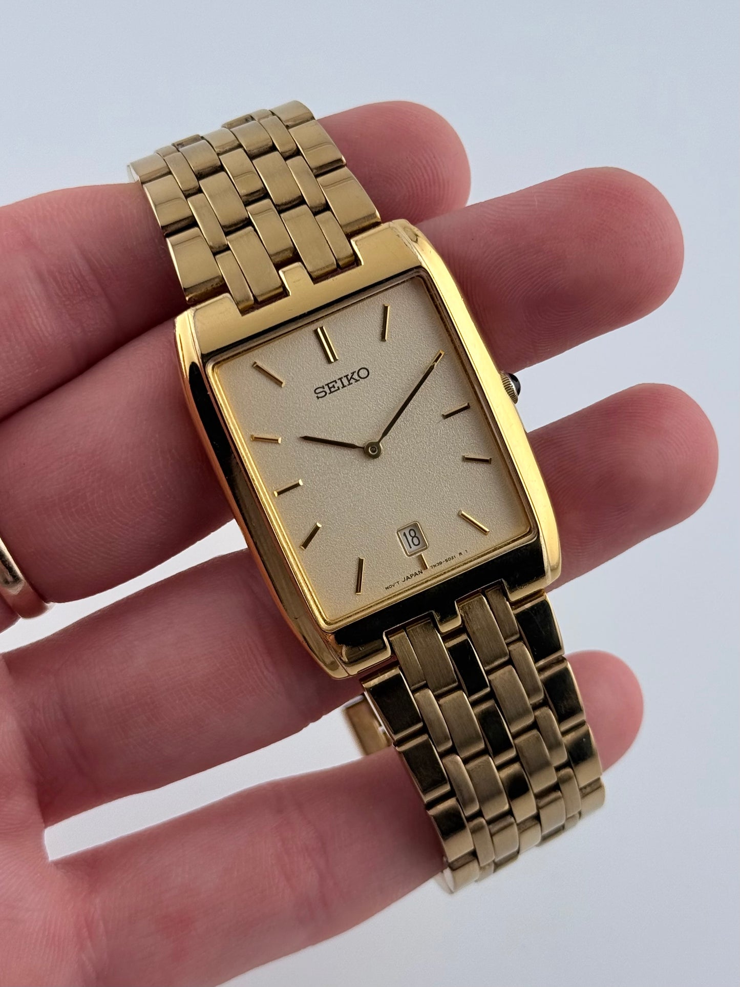 Seiko Tank Quartz 7N39-5010