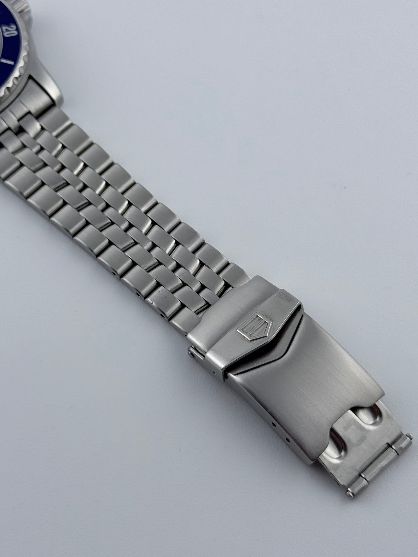 Tag Heuer Professional 200 Quartz Date - WD1214-G-20