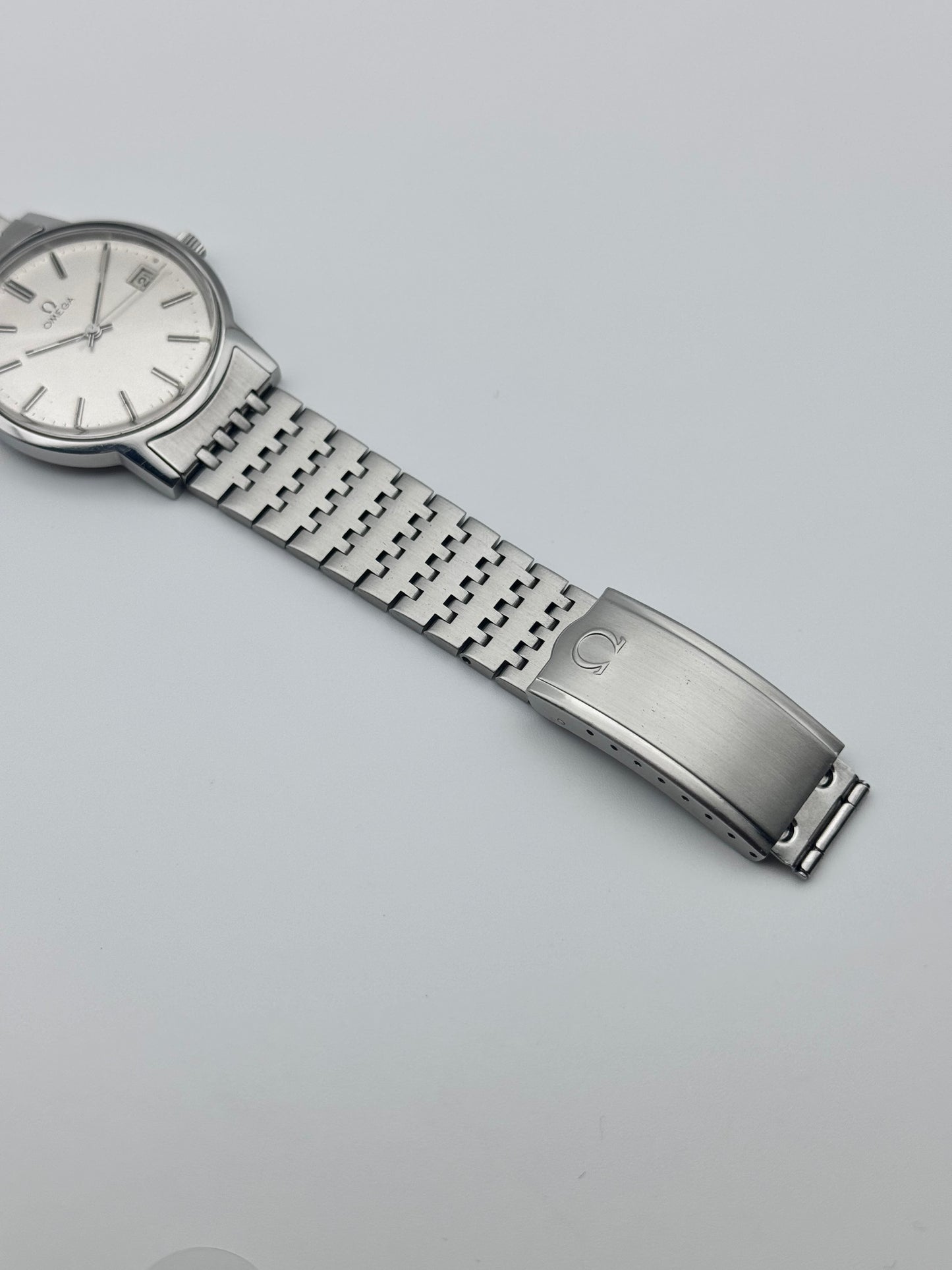 Omega Date Manual Wind 136.0104 - Original Bracelet