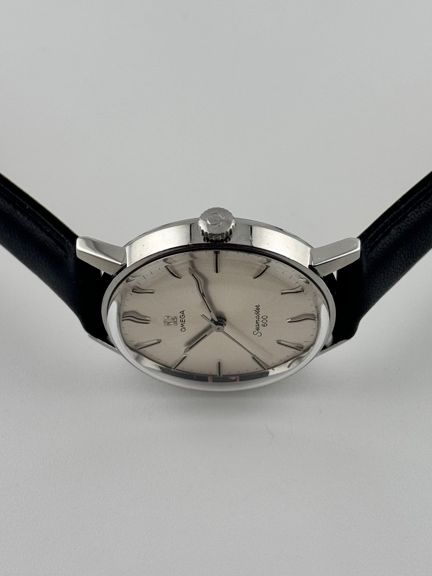 Omega Seamaster 600 Manual Wind - 135.011 Sunburst Dial